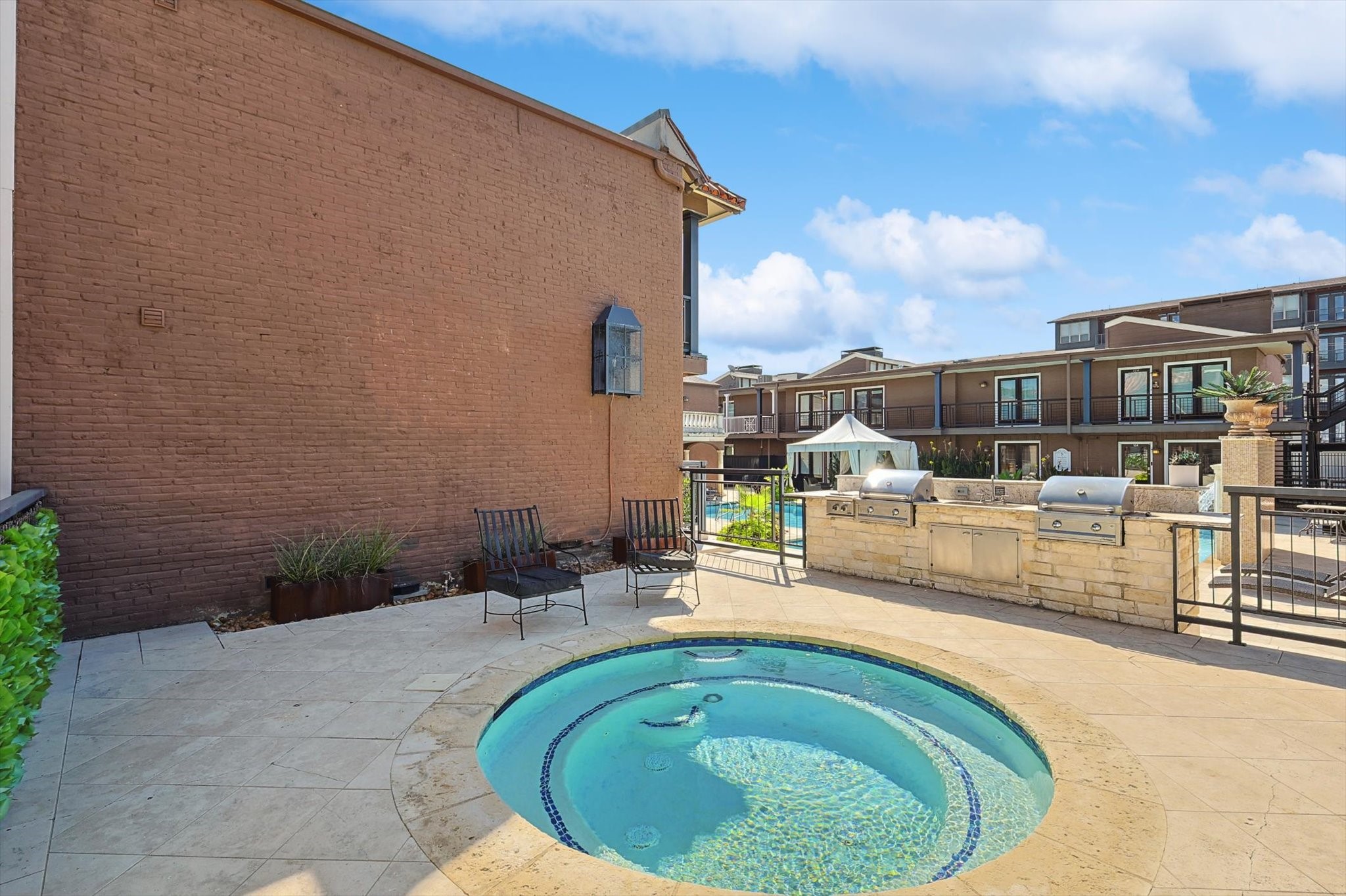 5916 Sandhurst Lane Dallas TX 75206