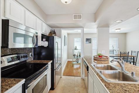 5916 Sandhurst Lane Dallas TX 75206