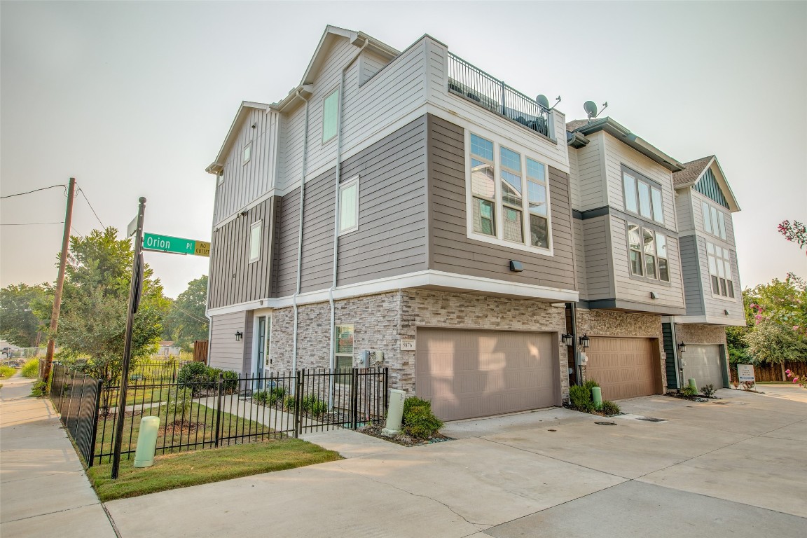 5876 Orion Place Dallas TX 75235