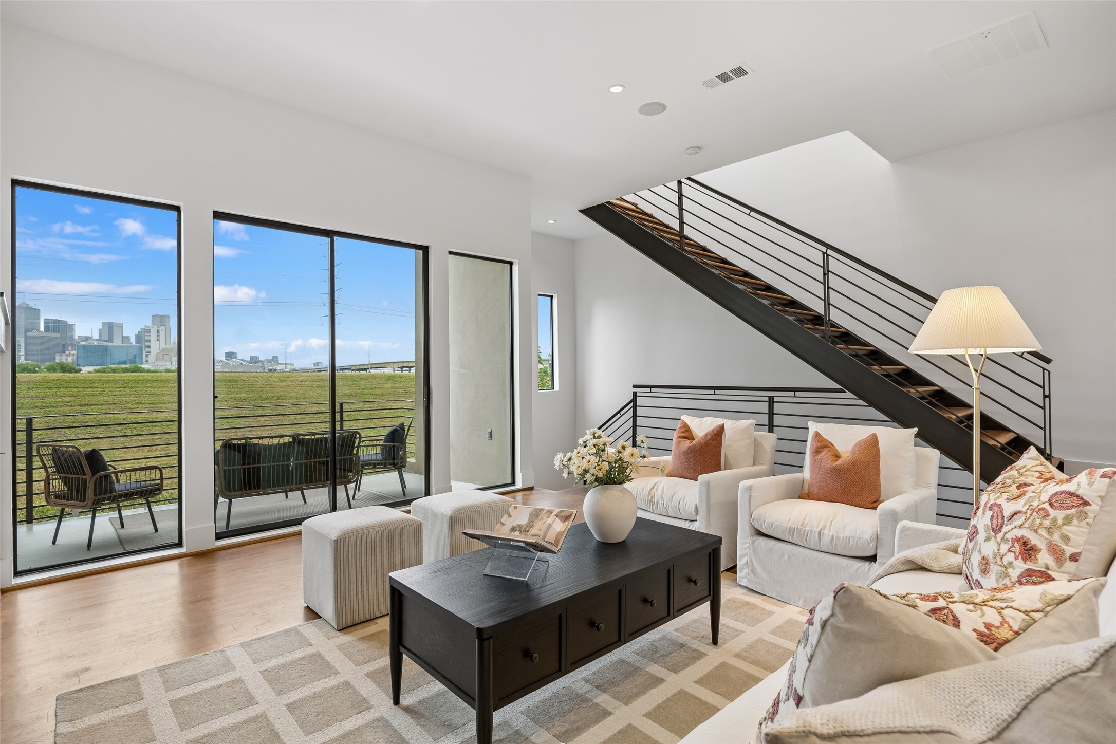 433 Trinity River Circle Dallas TX 75203