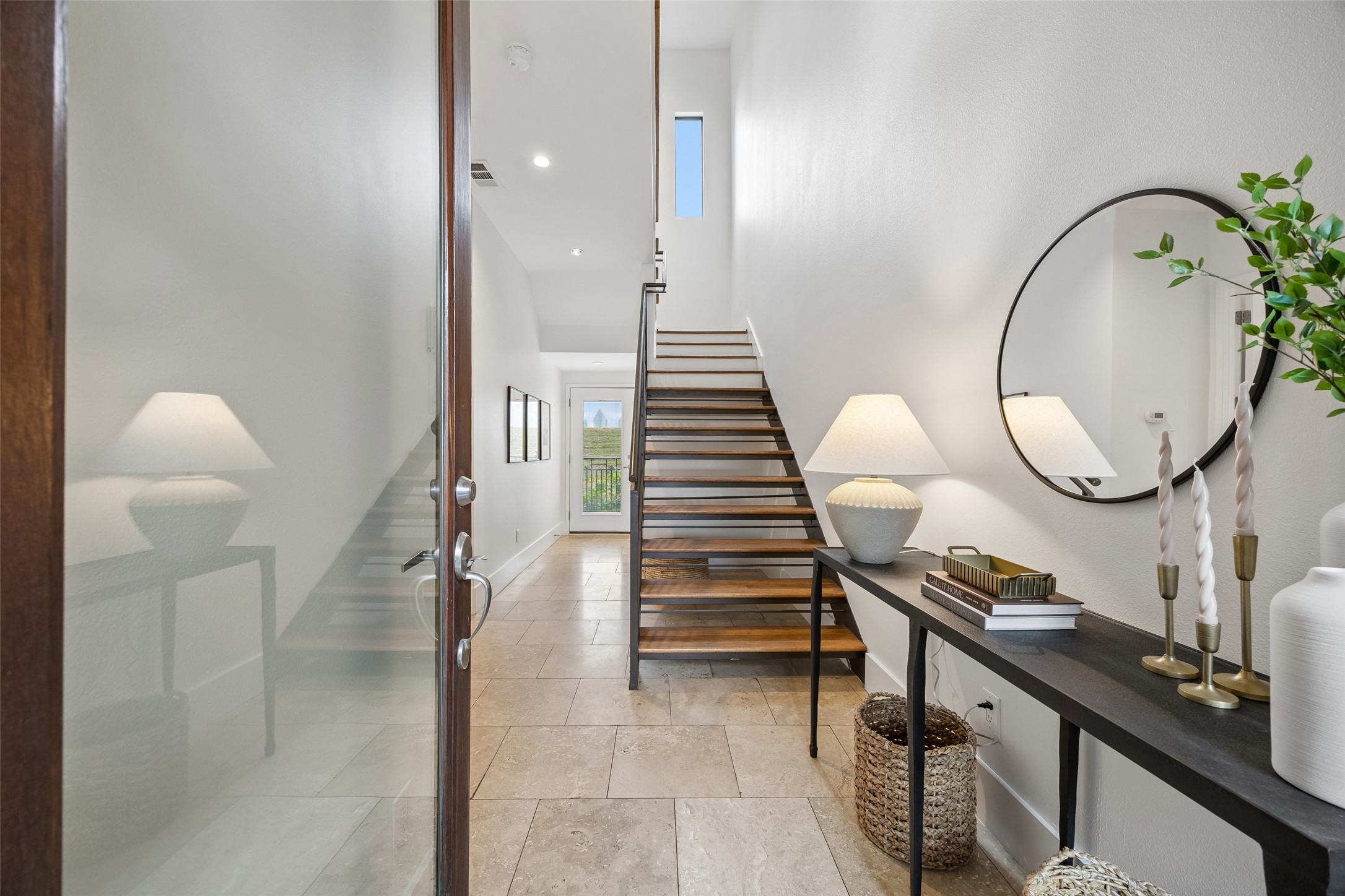 433 Trinity River Circle Dallas TX 75203