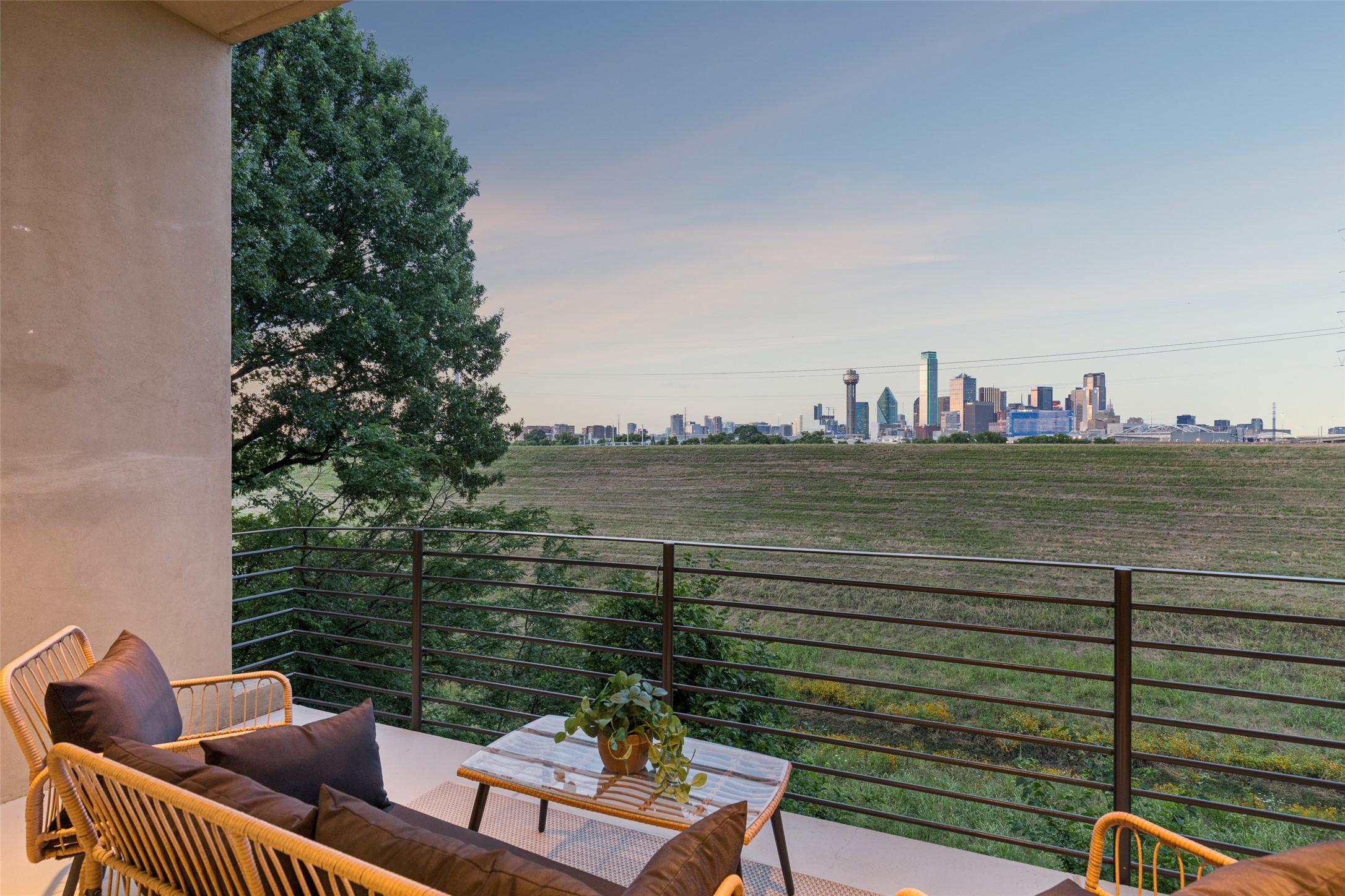 433 Trinity River Circle Dallas TX 75203