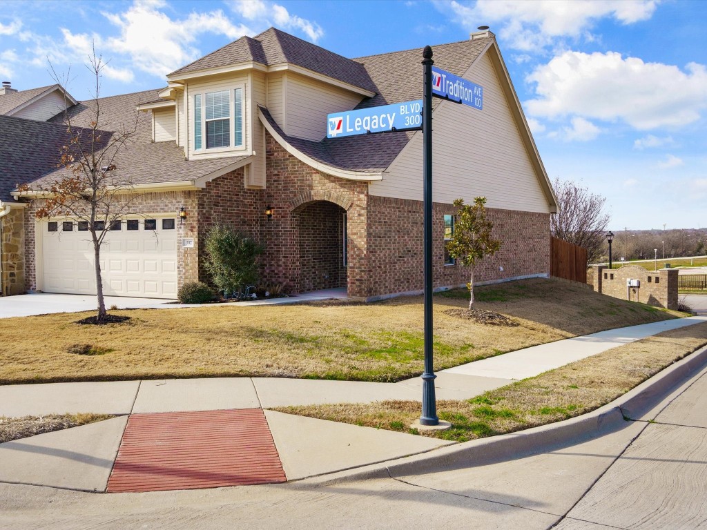 302 Legacy Boulevard Weatherford TX 76085