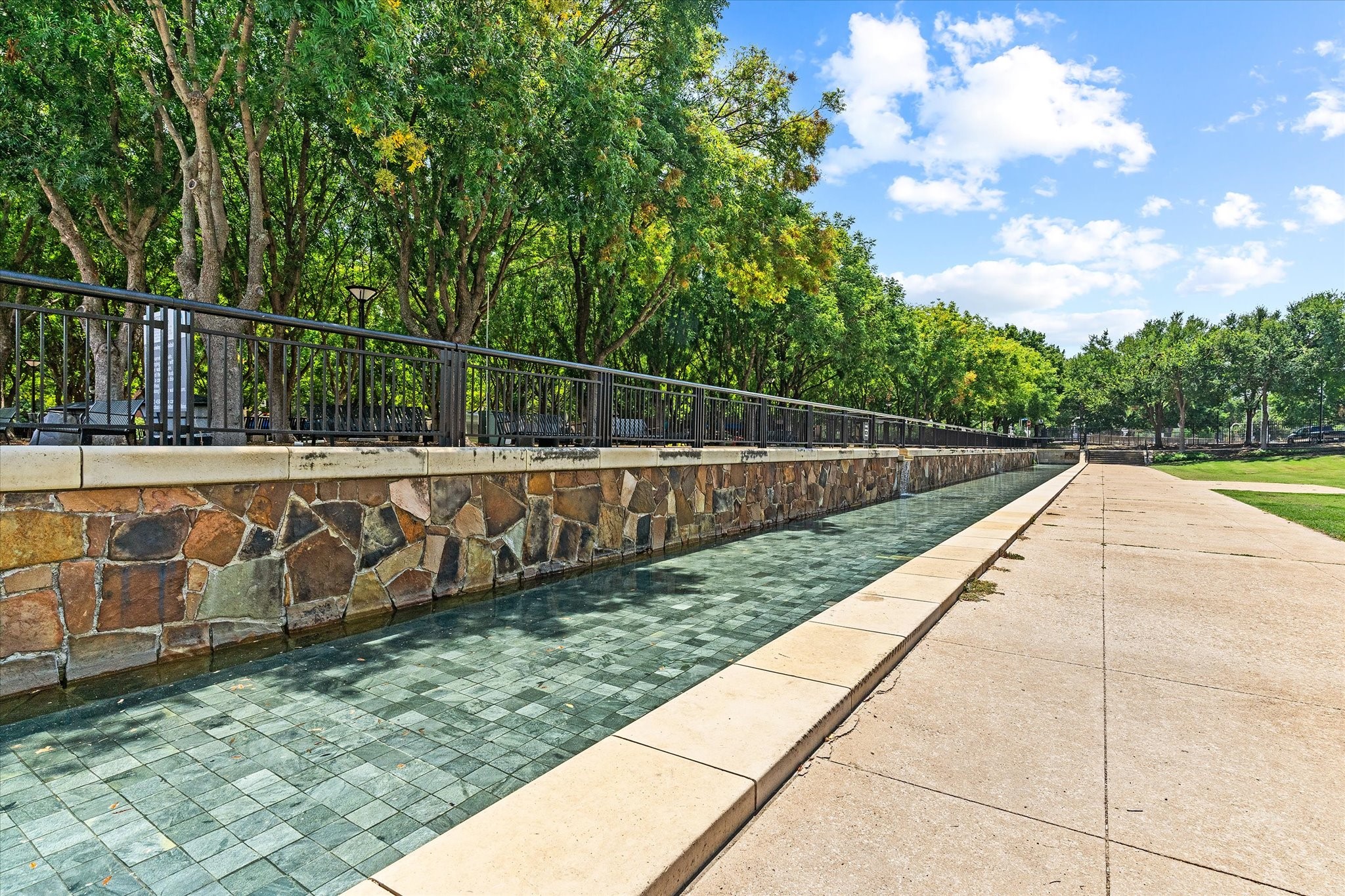 4072 Oak Circle Addison TX 75001