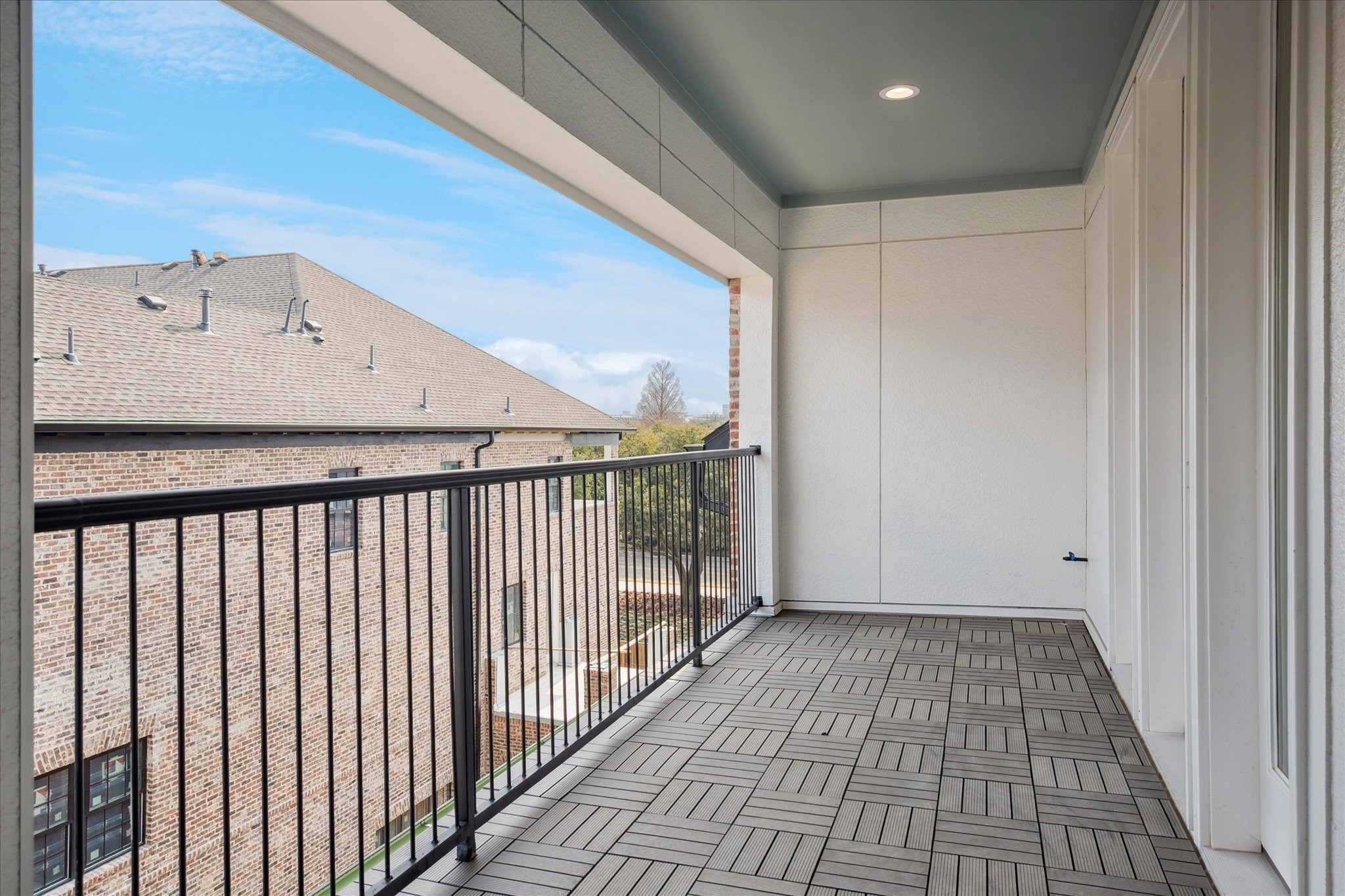 4072 Oak Circle Addison TX 75001