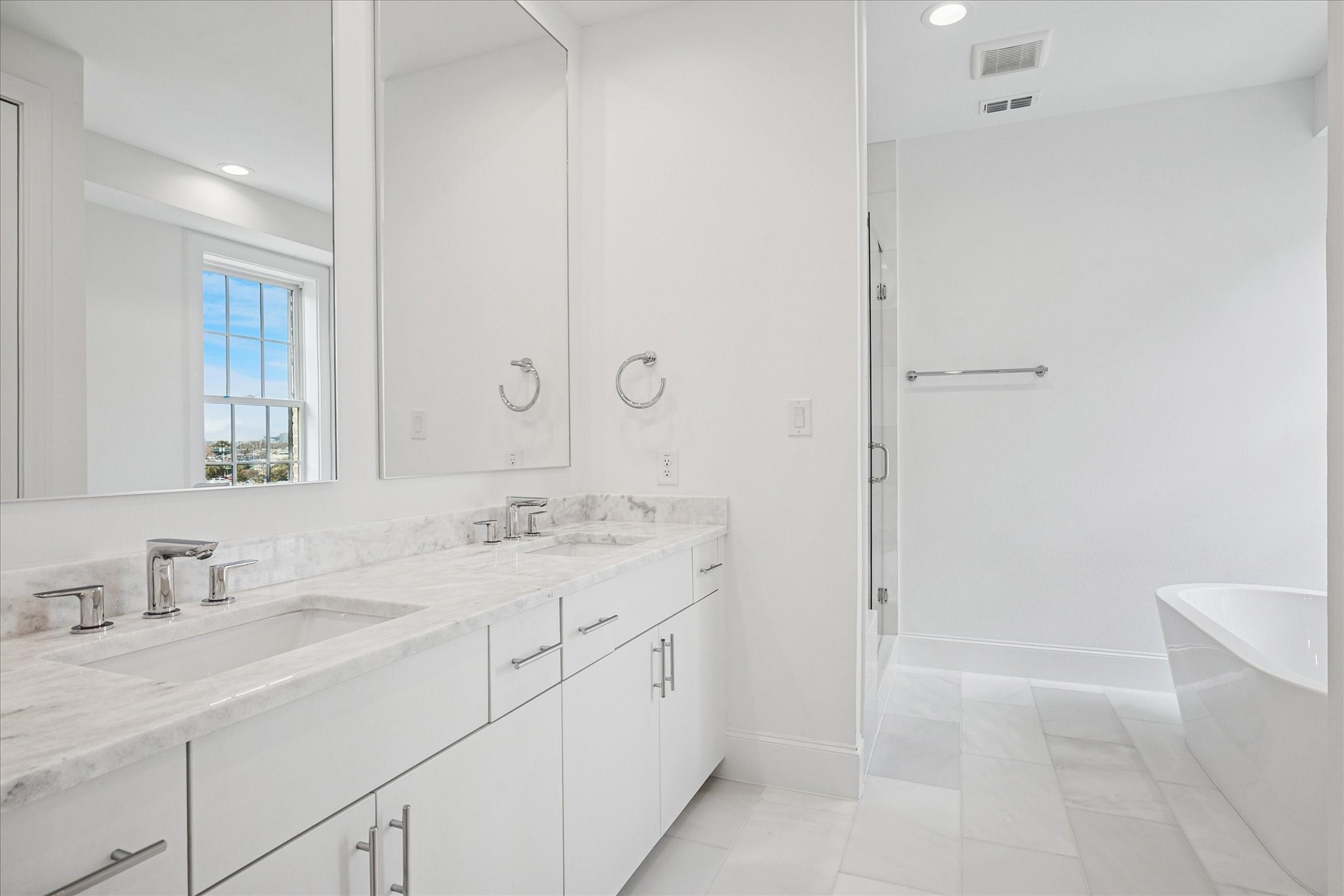 4072 Oak Circle Addison TX 75001