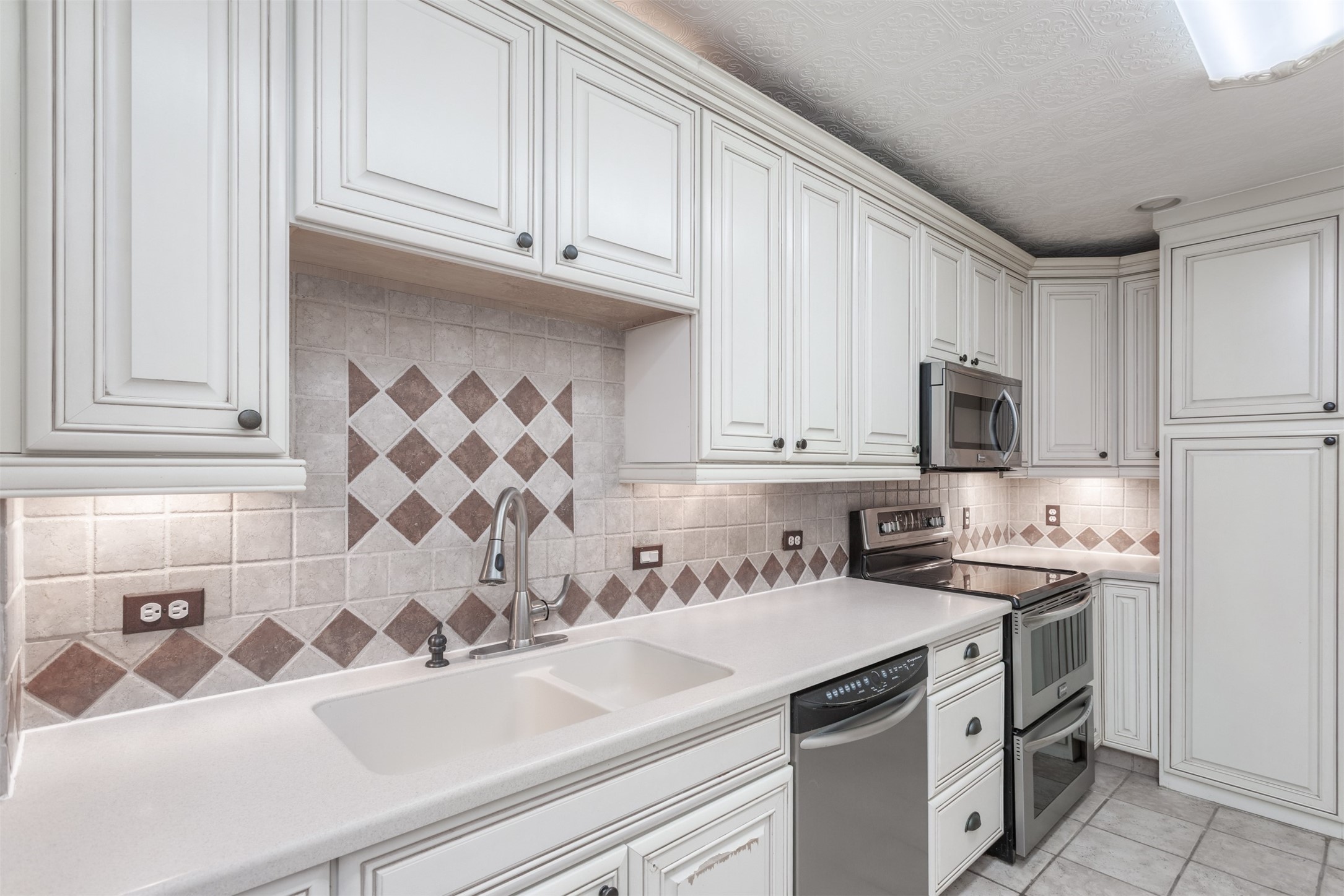 6335 W Northwest Highway Dallas TX 75225