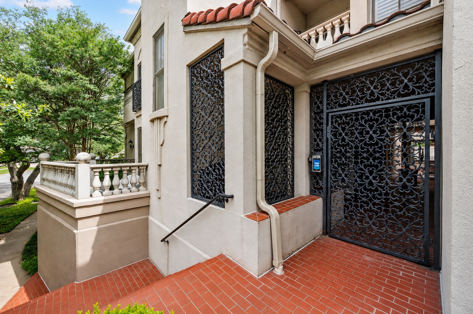 3702 Holland Avenue Dallas TX 75219
