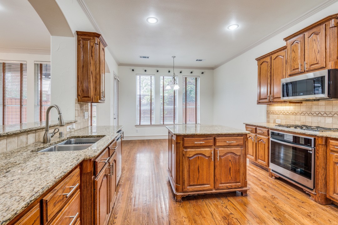 4452 Saint Andrews Boulevard Irving TX 75038