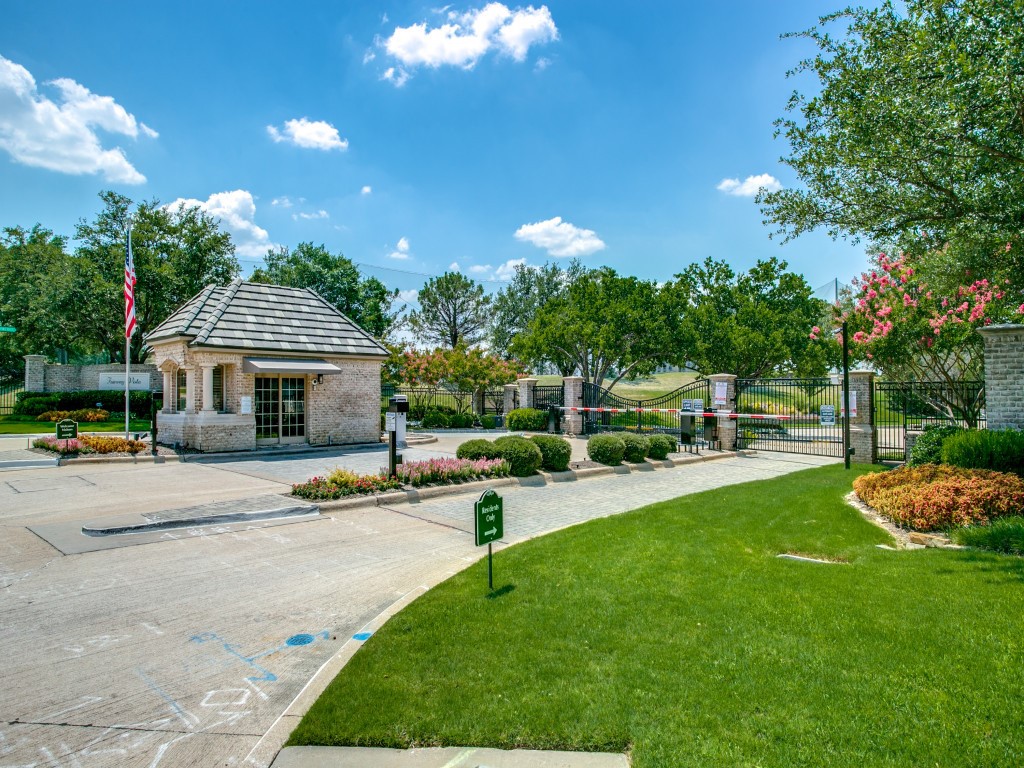 4438 Saint Andrews Boulevard Irving TX 75038
