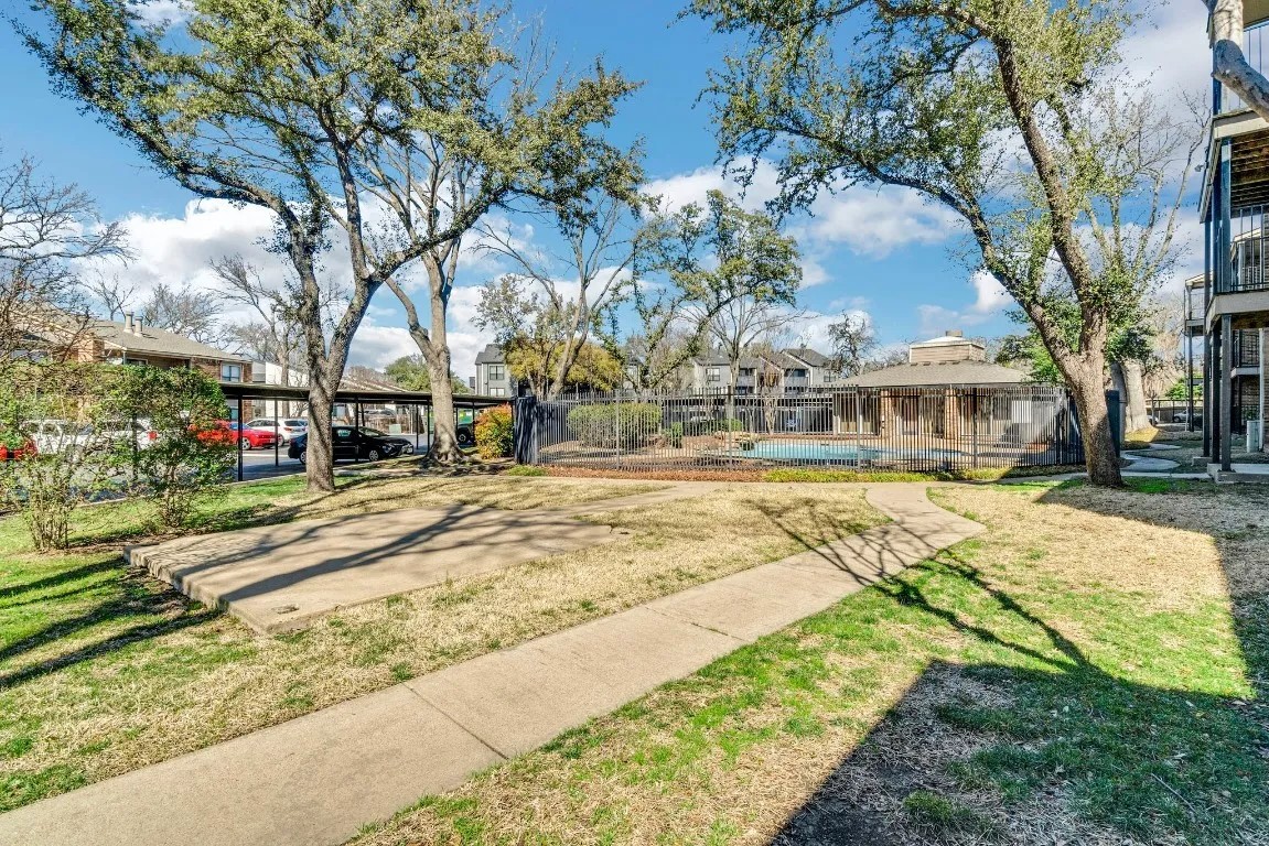 8109 Skillman Street Dallas TX 75231