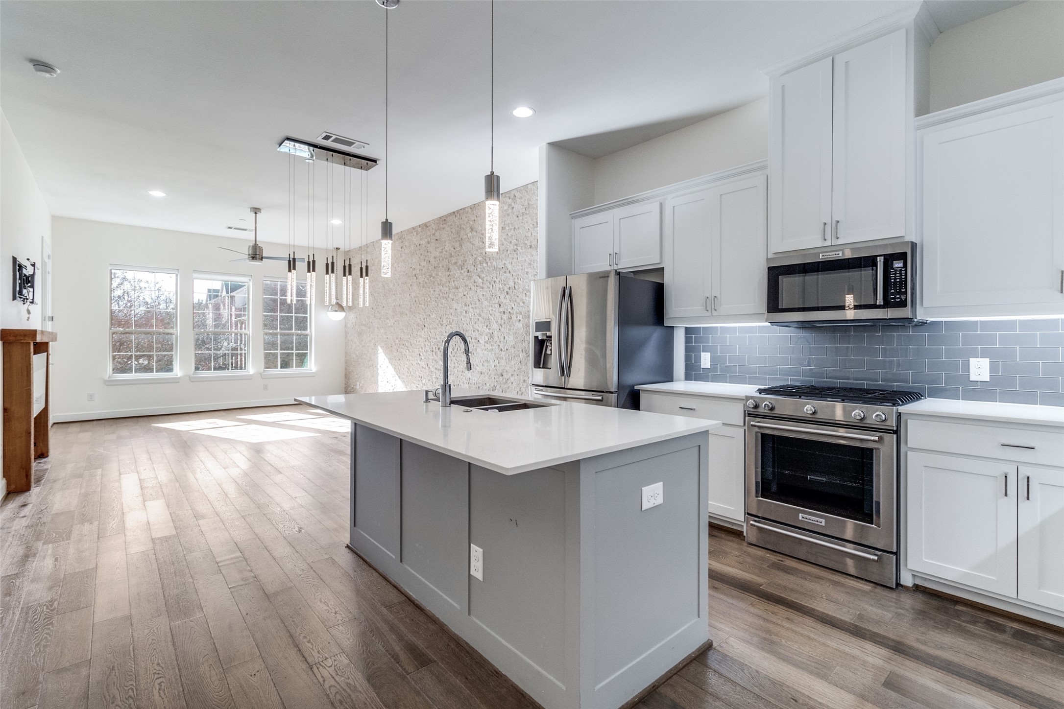 5015 Meridian Lane Addison TX 75001