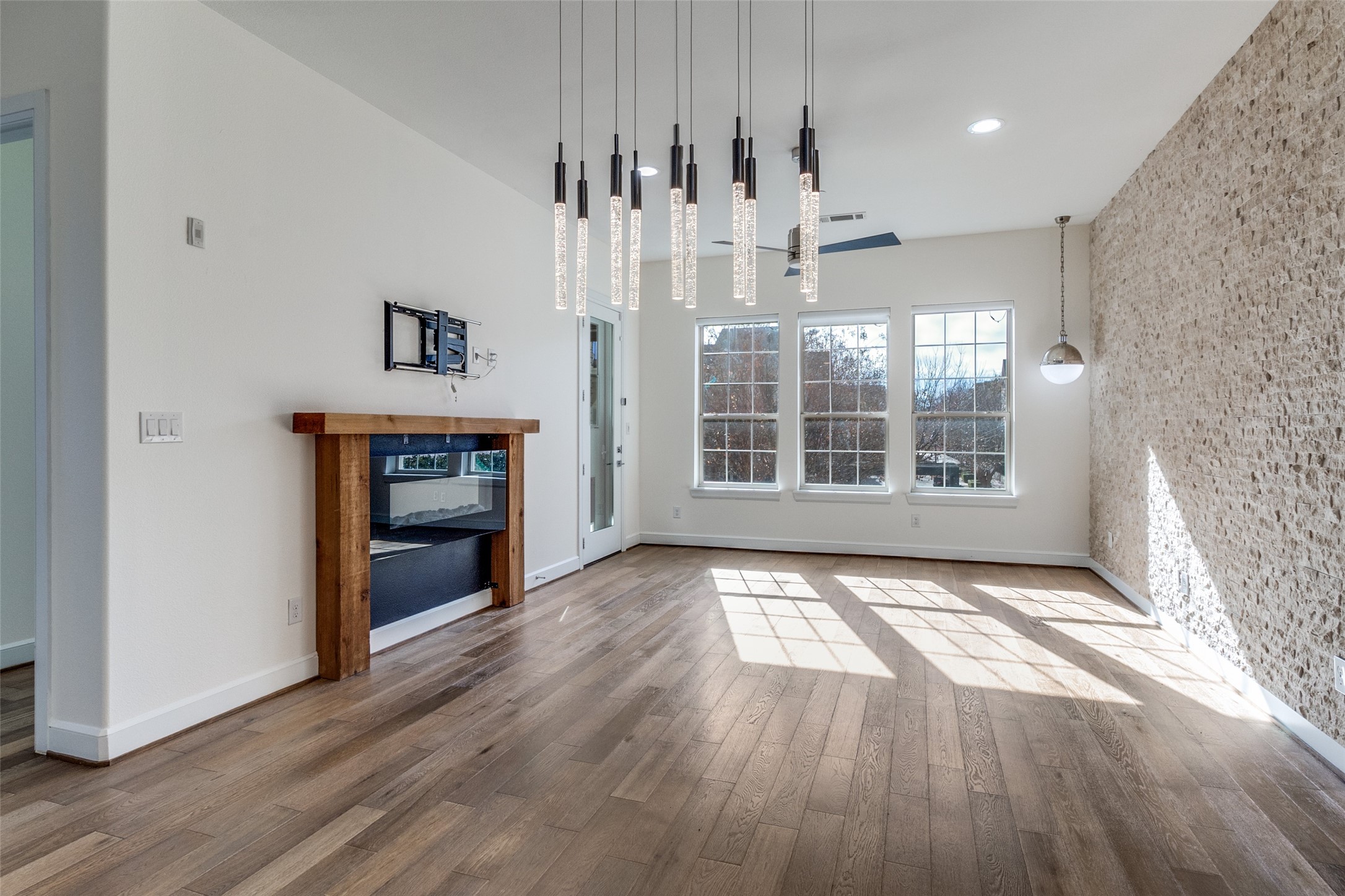 5015 Meridian Lane Addison TX 75001