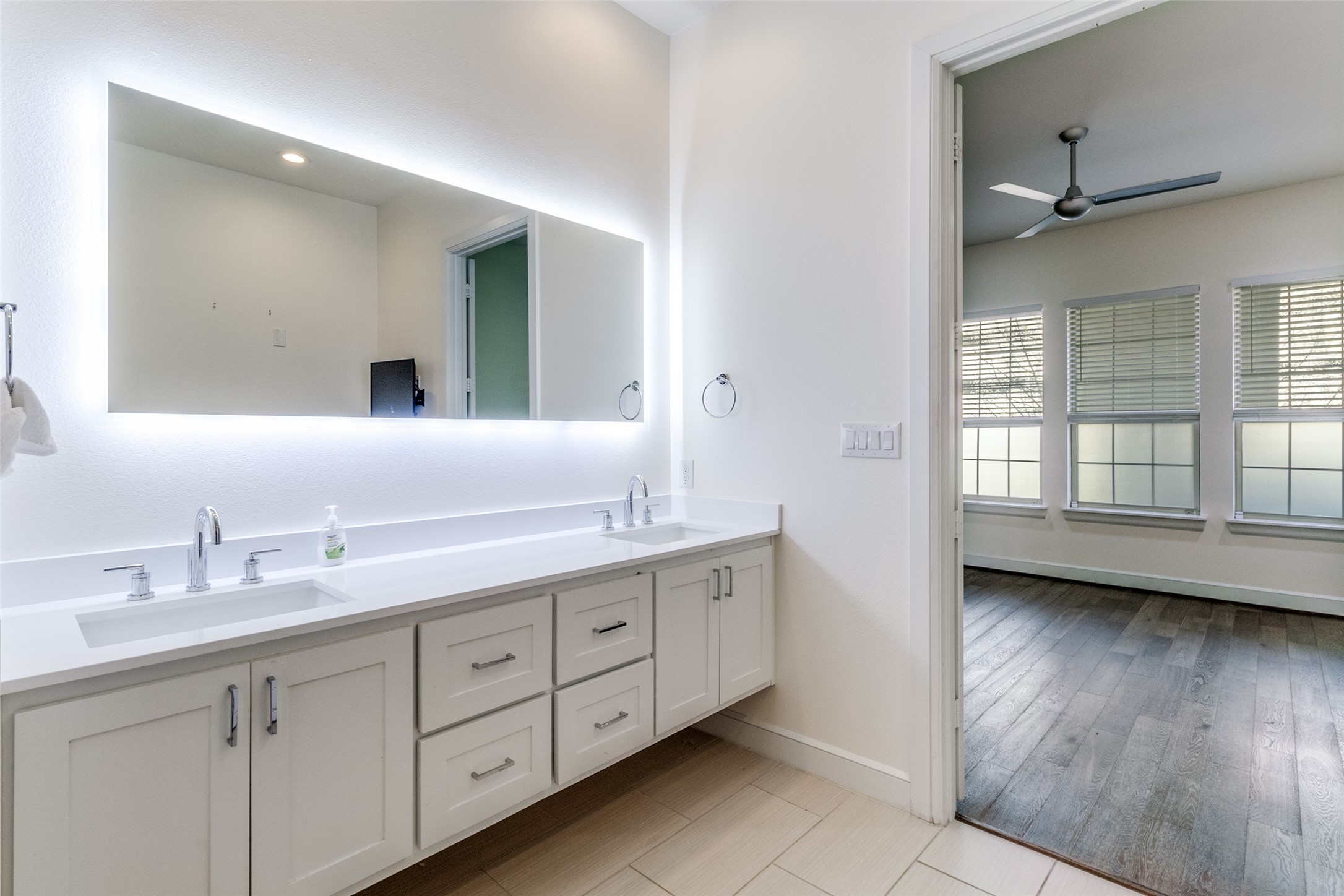 5015 Meridian Lane Addison TX 75001