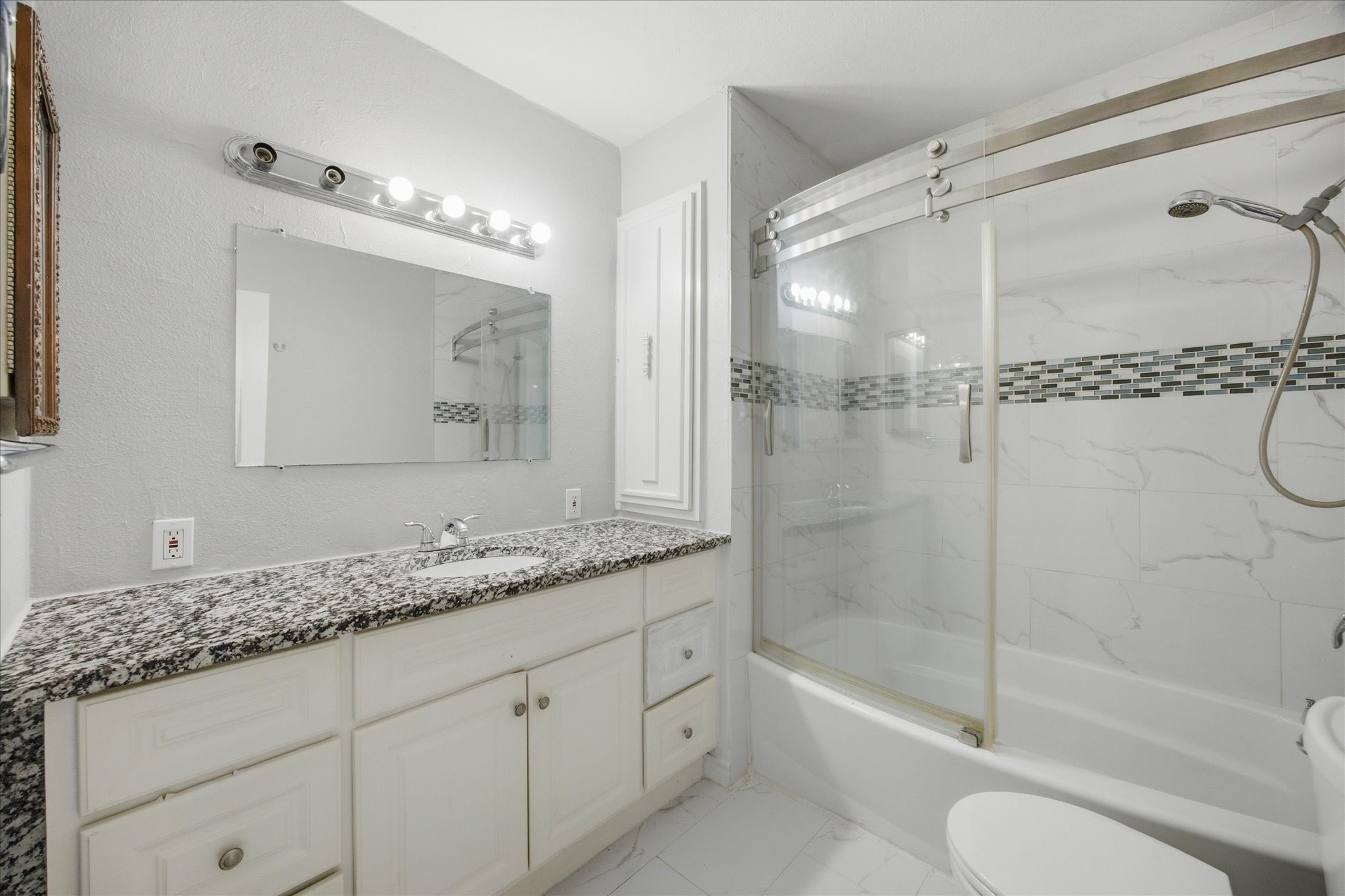 3022 Eastpark Drive Garland TX 75044