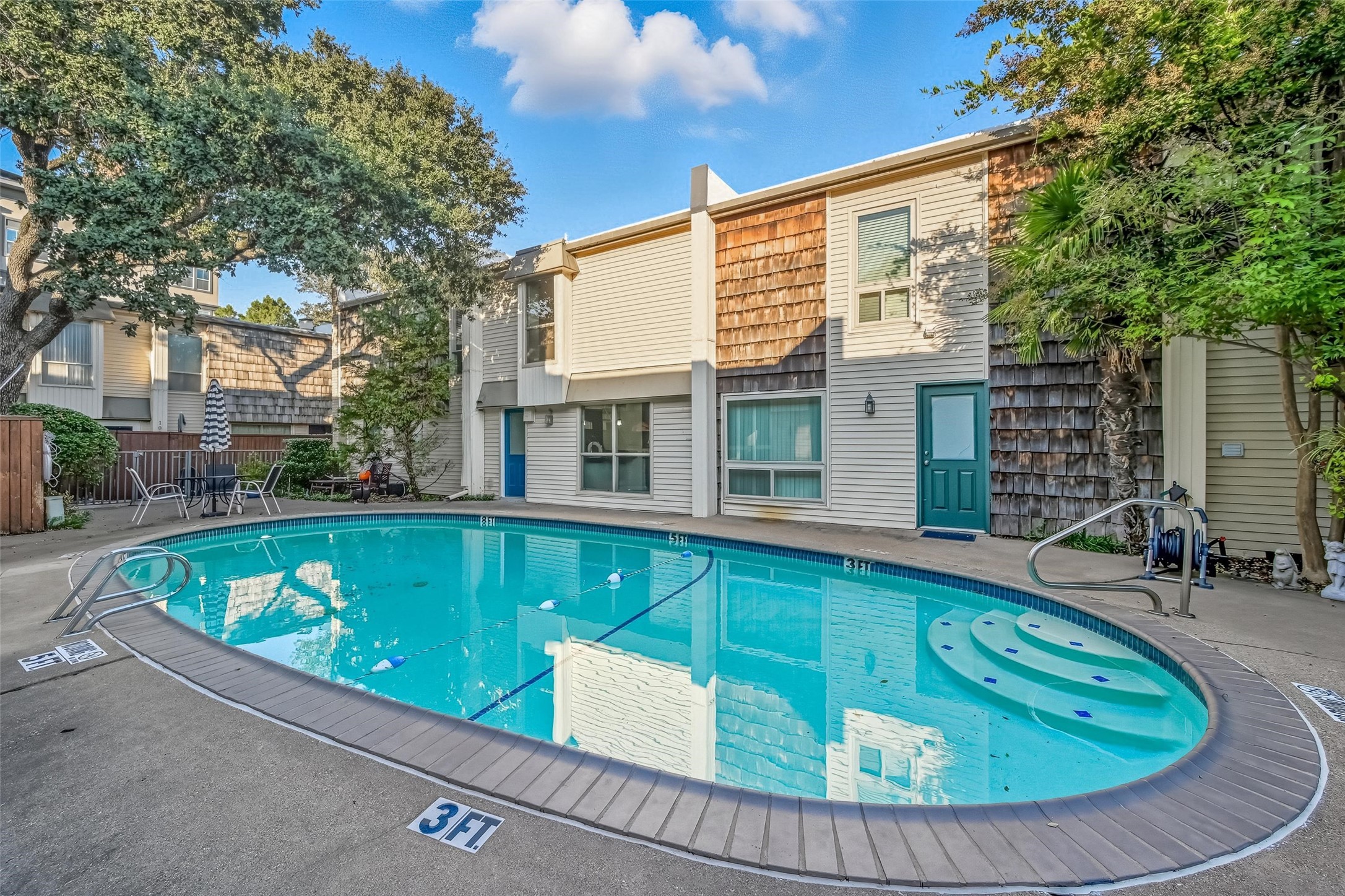 2702 Douglas Avenue Dallas TX 75219