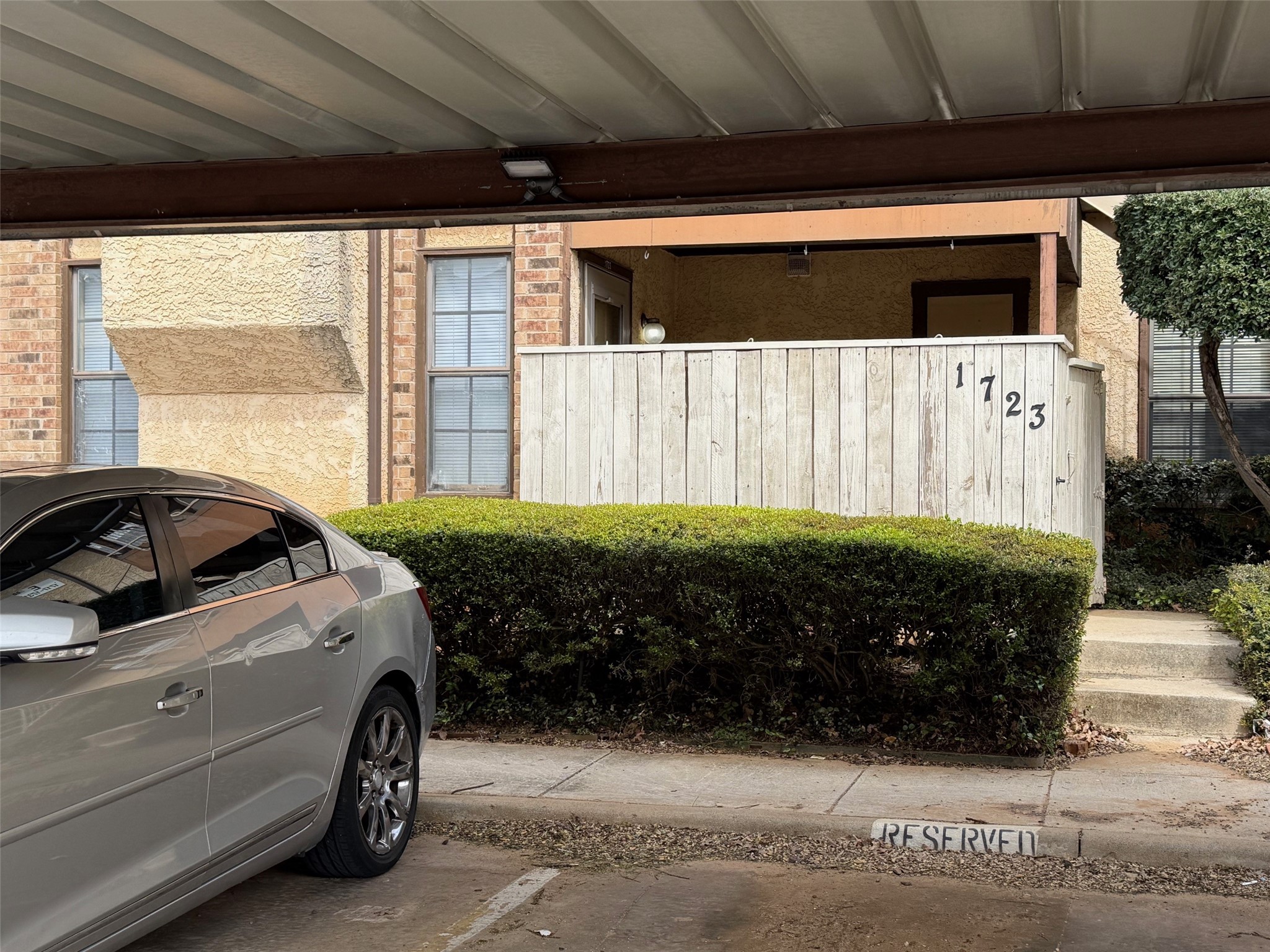 1723 Crest Grove Drive Arlington TX 76012