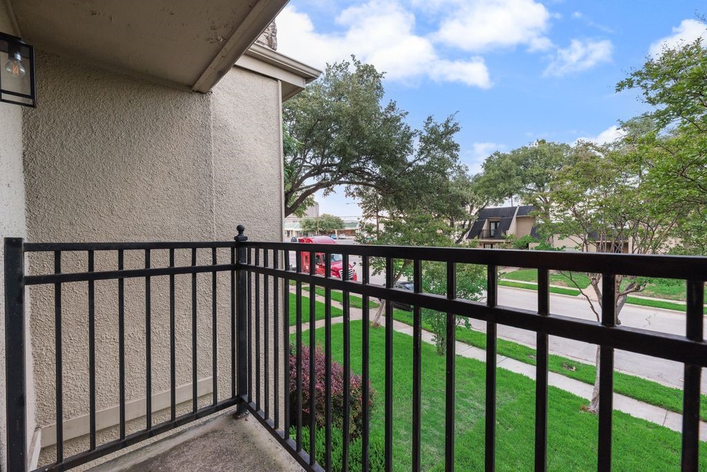 9412 Timberleaf Drive Dallas TX 75243