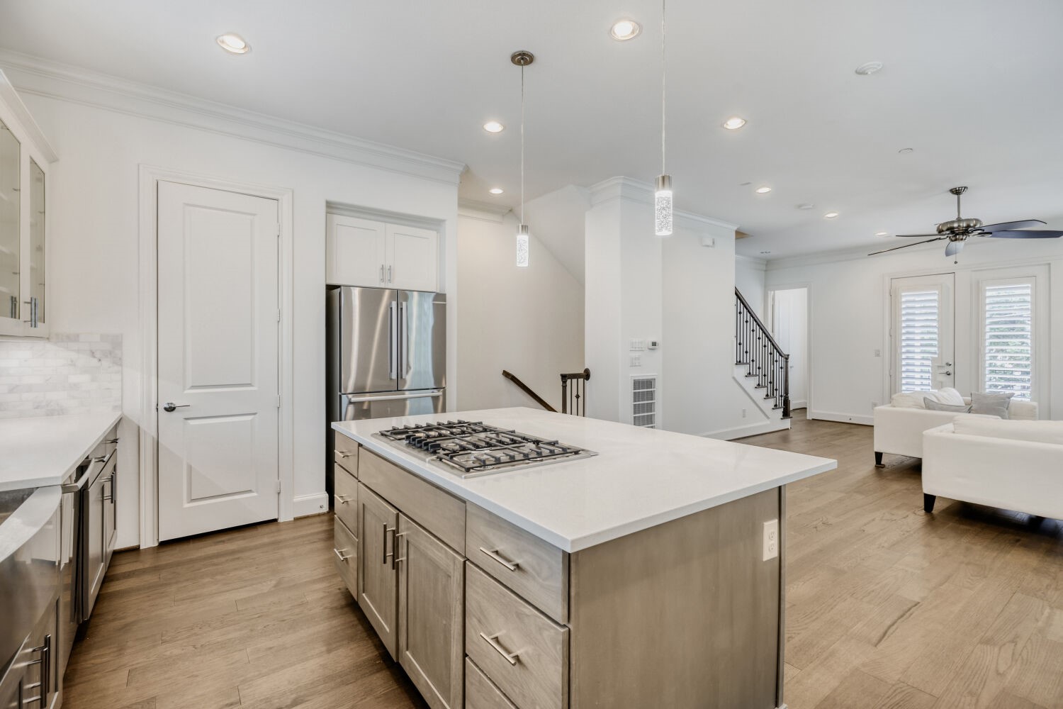 7333 Valley View Lane Dallas TX 75240