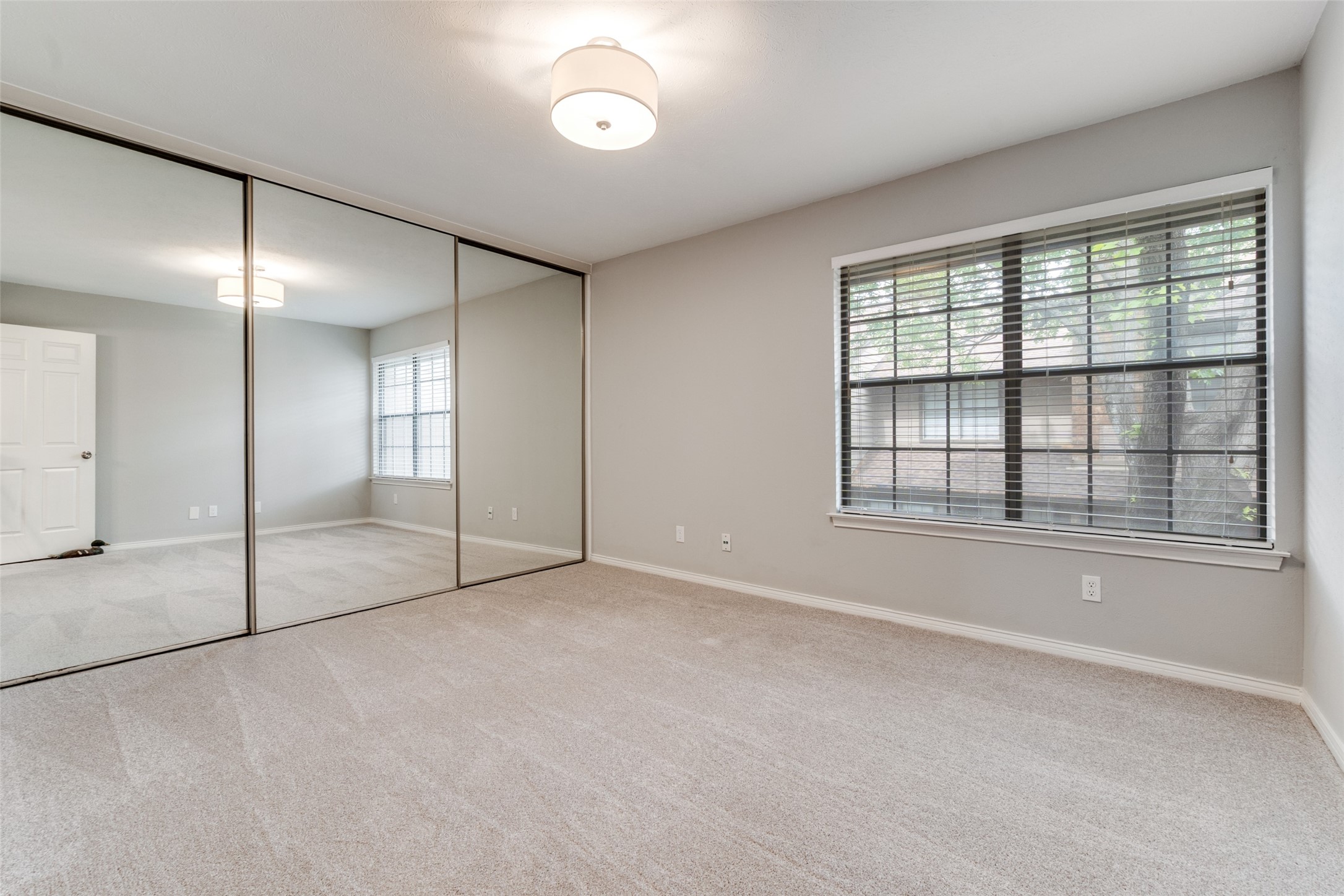 9910 Royal Lane Dallas TX 75231
