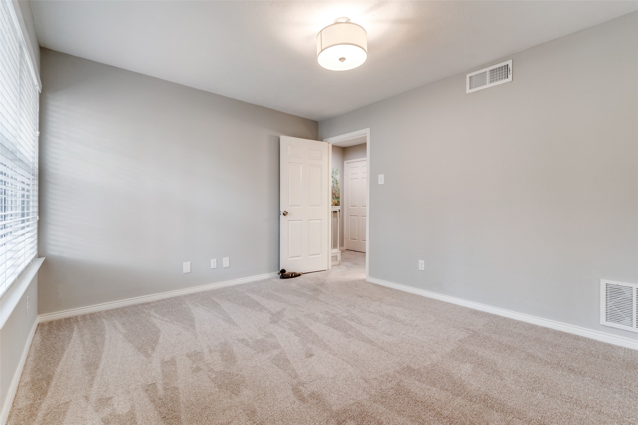 9910 Royal Lane Dallas TX 75231