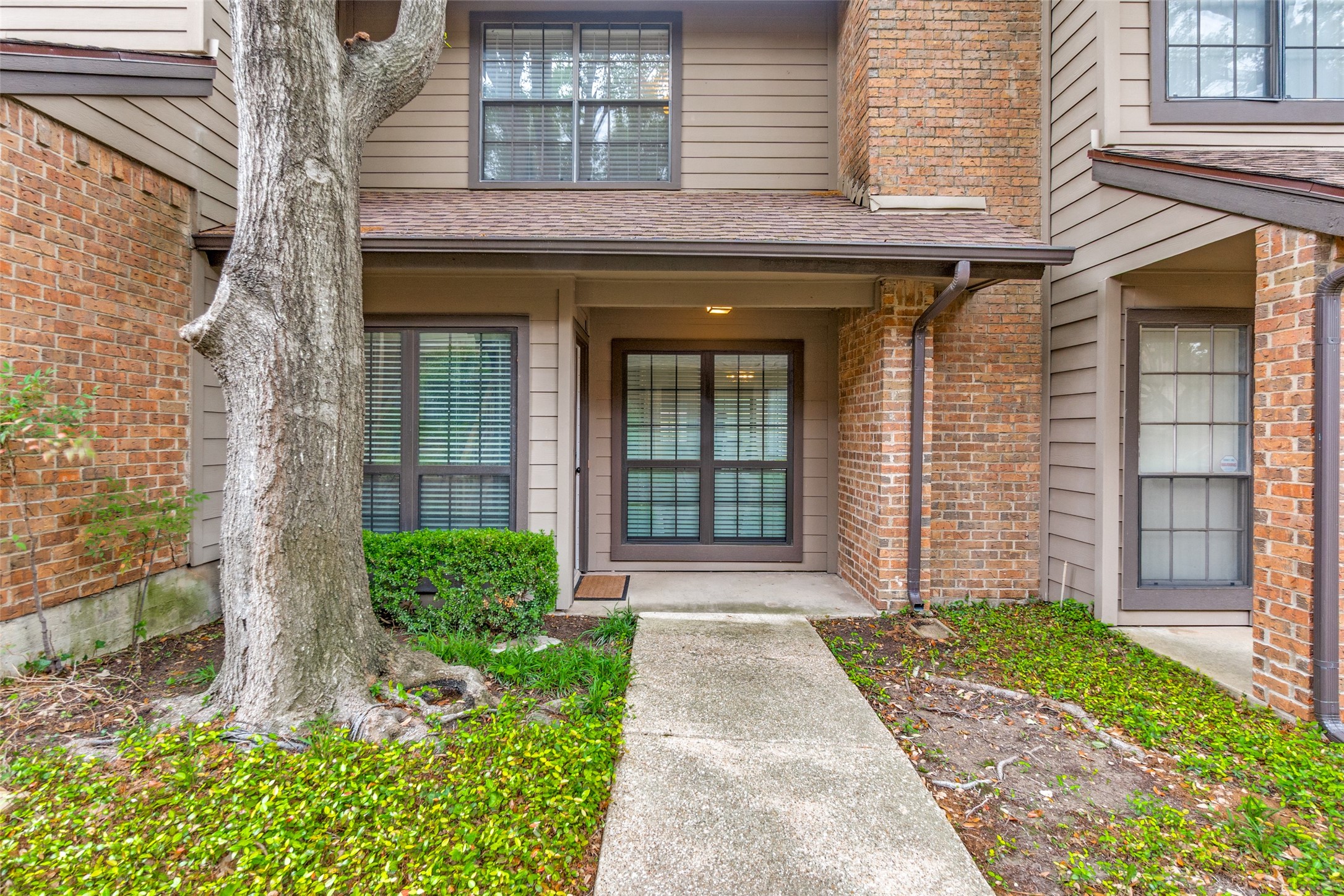 9910 Royal Lane Dallas TX 75231