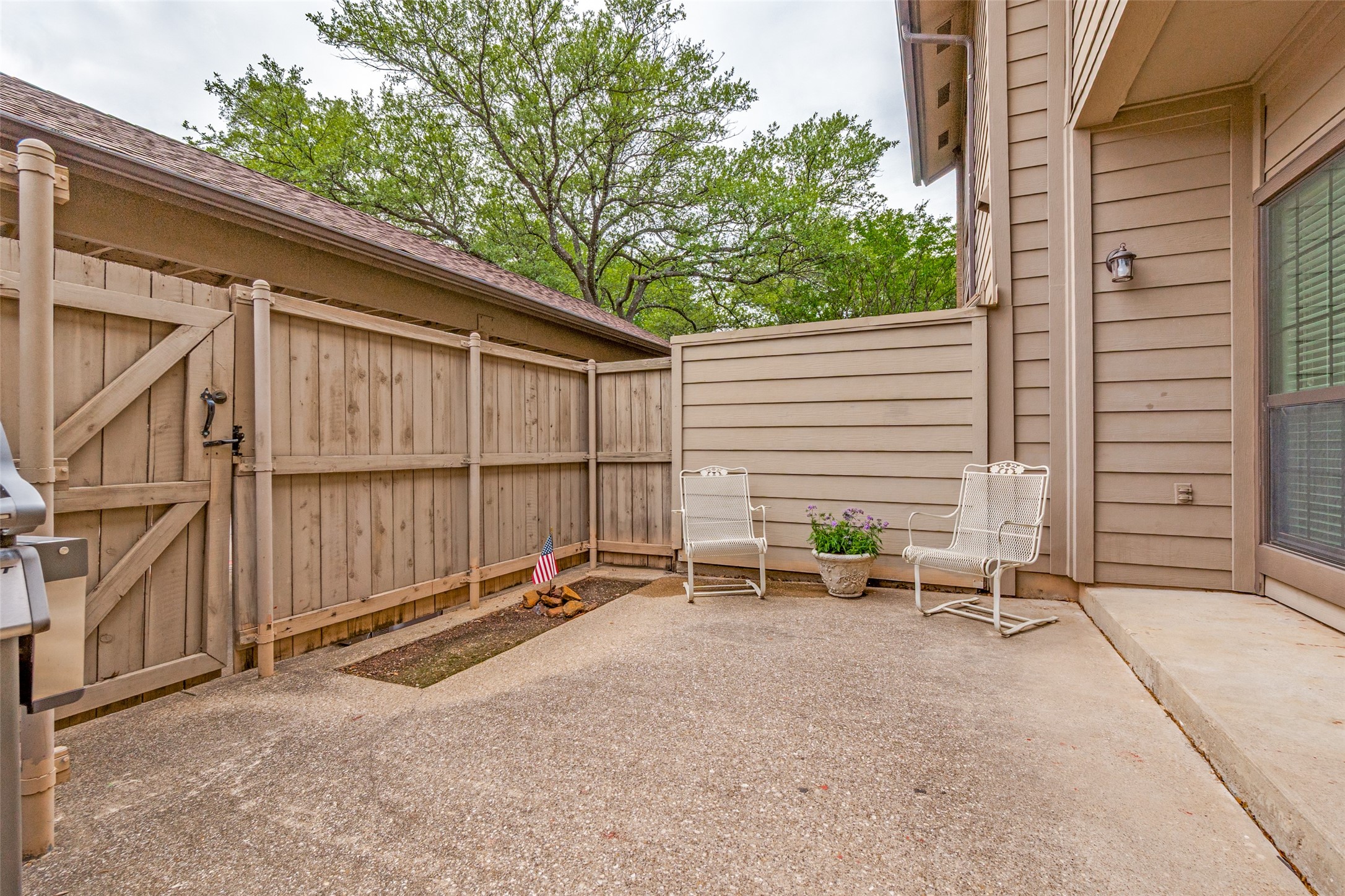 9910 Royal Lane Dallas TX 75231
