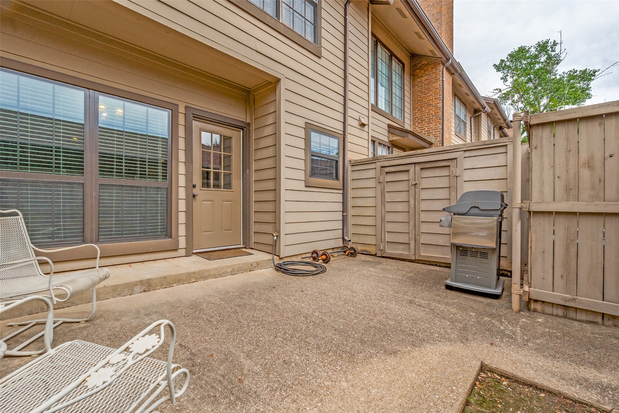 9910 Royal Lane Dallas TX 75231