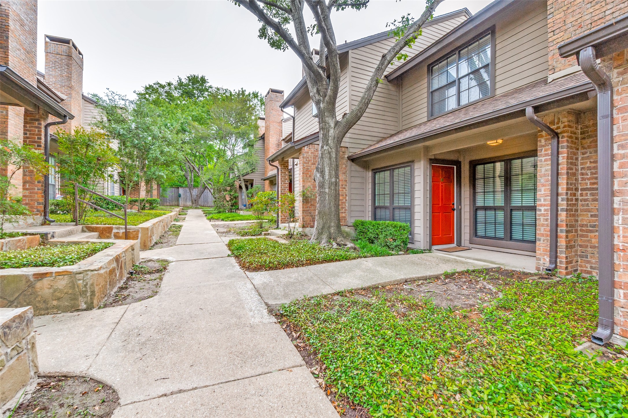 9910 Royal Lane Dallas TX 75231