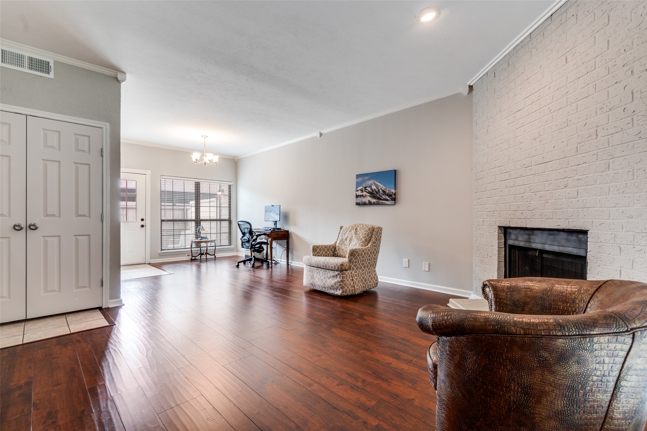 9910 Royal Lane Dallas TX 75231