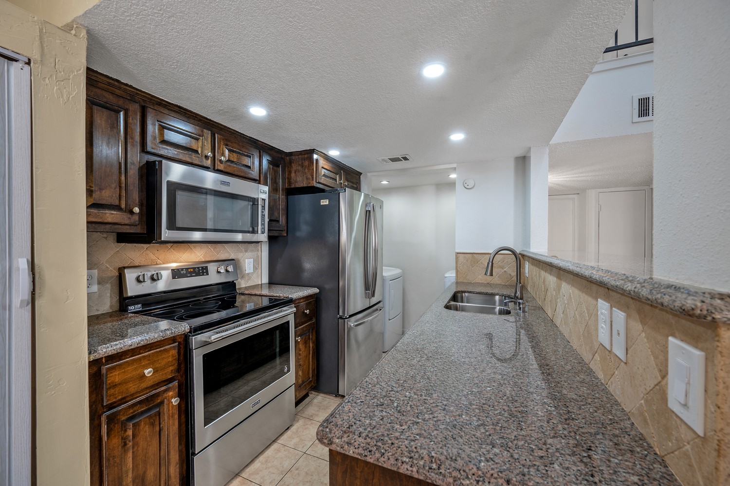 1837 Amber Lane Carrollton TX 75007