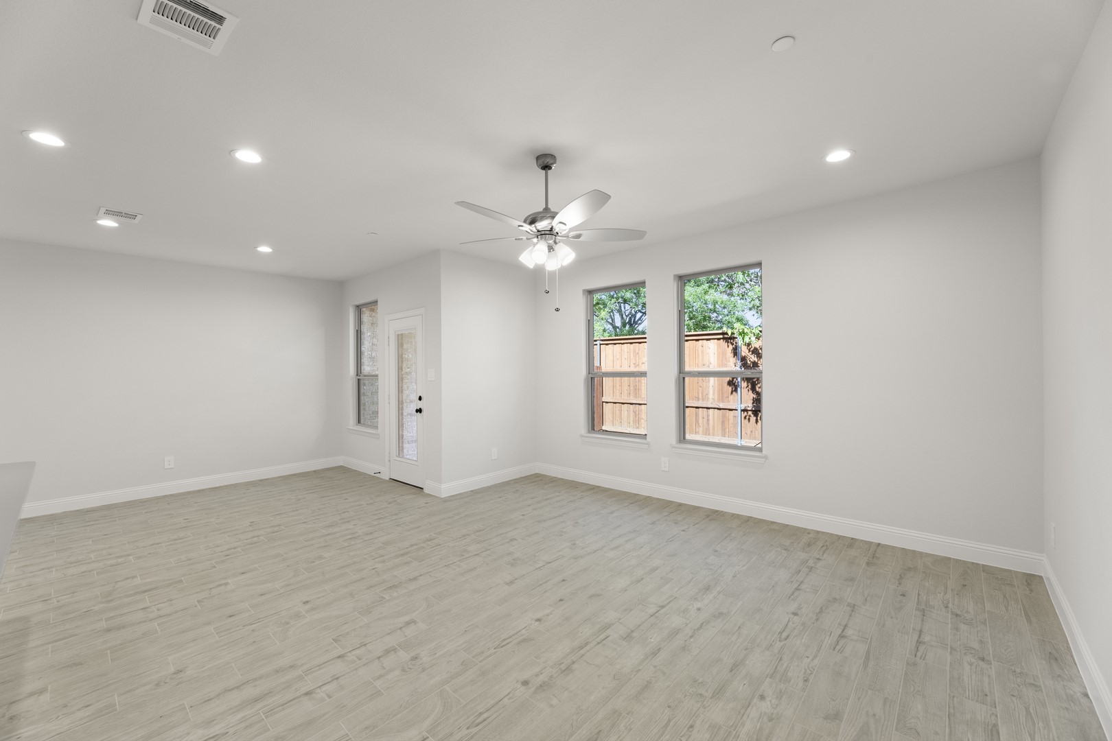 6945 Mustang Isle Drive Dallas TX 75228