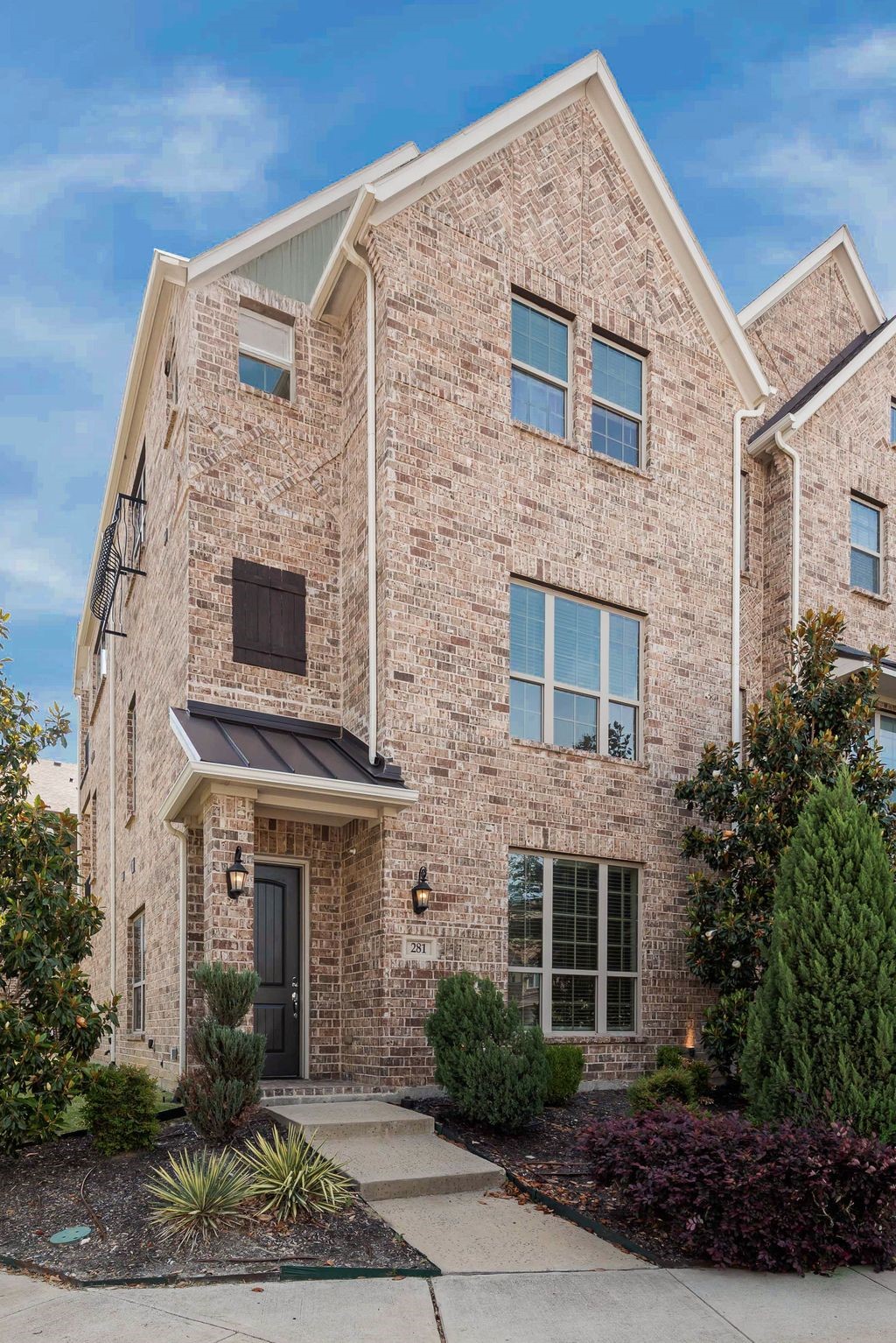 281 Scotia Street Lewisville TX 75056