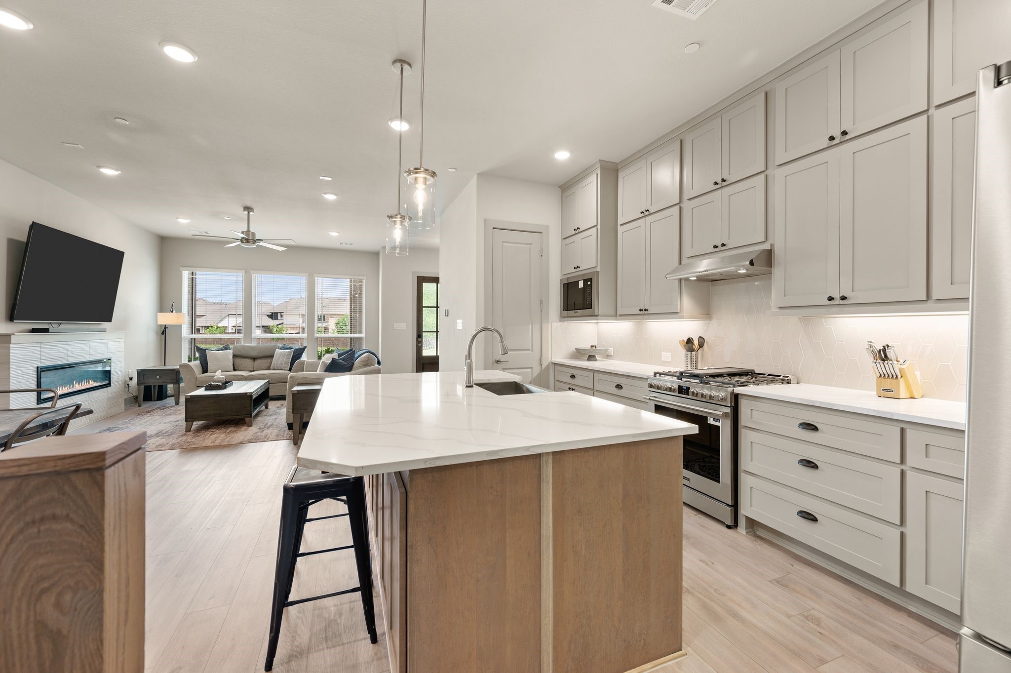 1832 Wittington Place Farmers Branch TX 75234