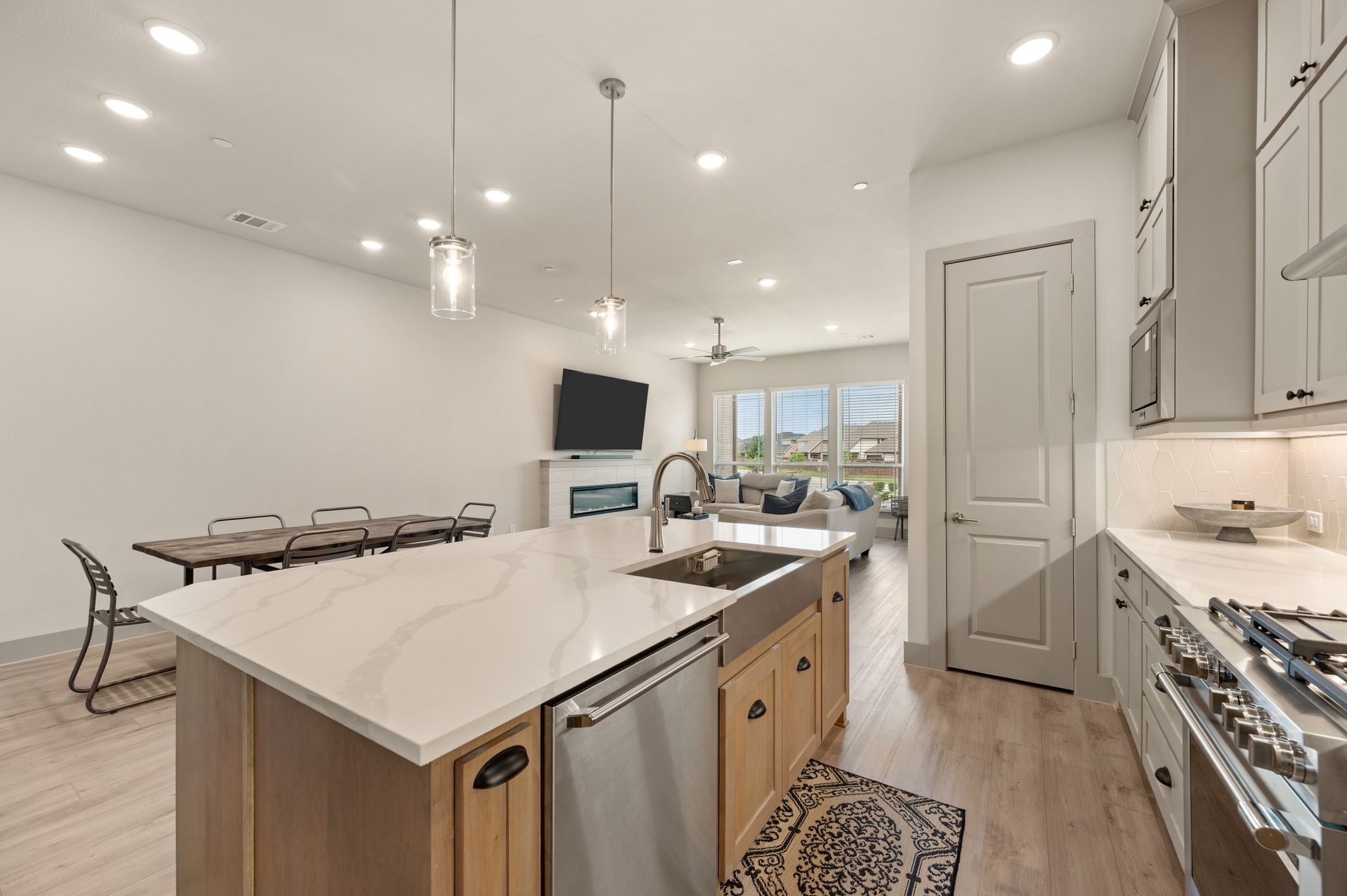1832 Wittington Place Farmers Branch TX 75234