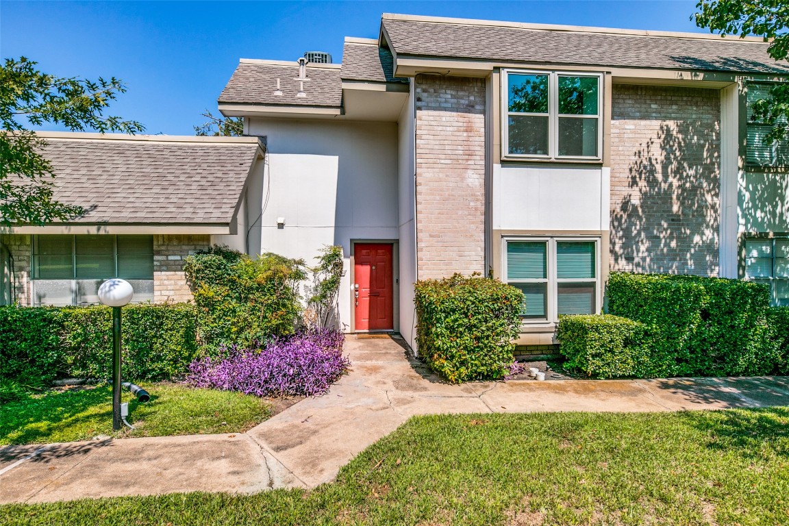 13861 Leinsper Green Street Dallas TX 75240