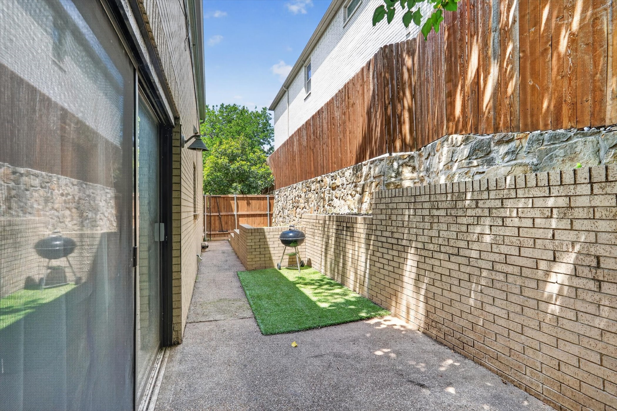 2613 Mccart Avenue Fort Worth TX 76110