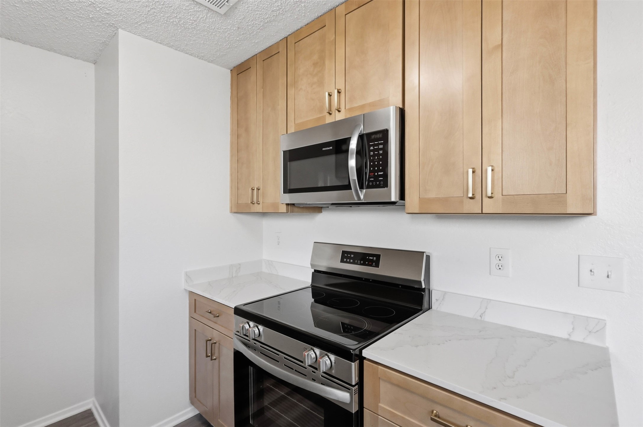 612 Ridgeline Drive Hurst TX 76053