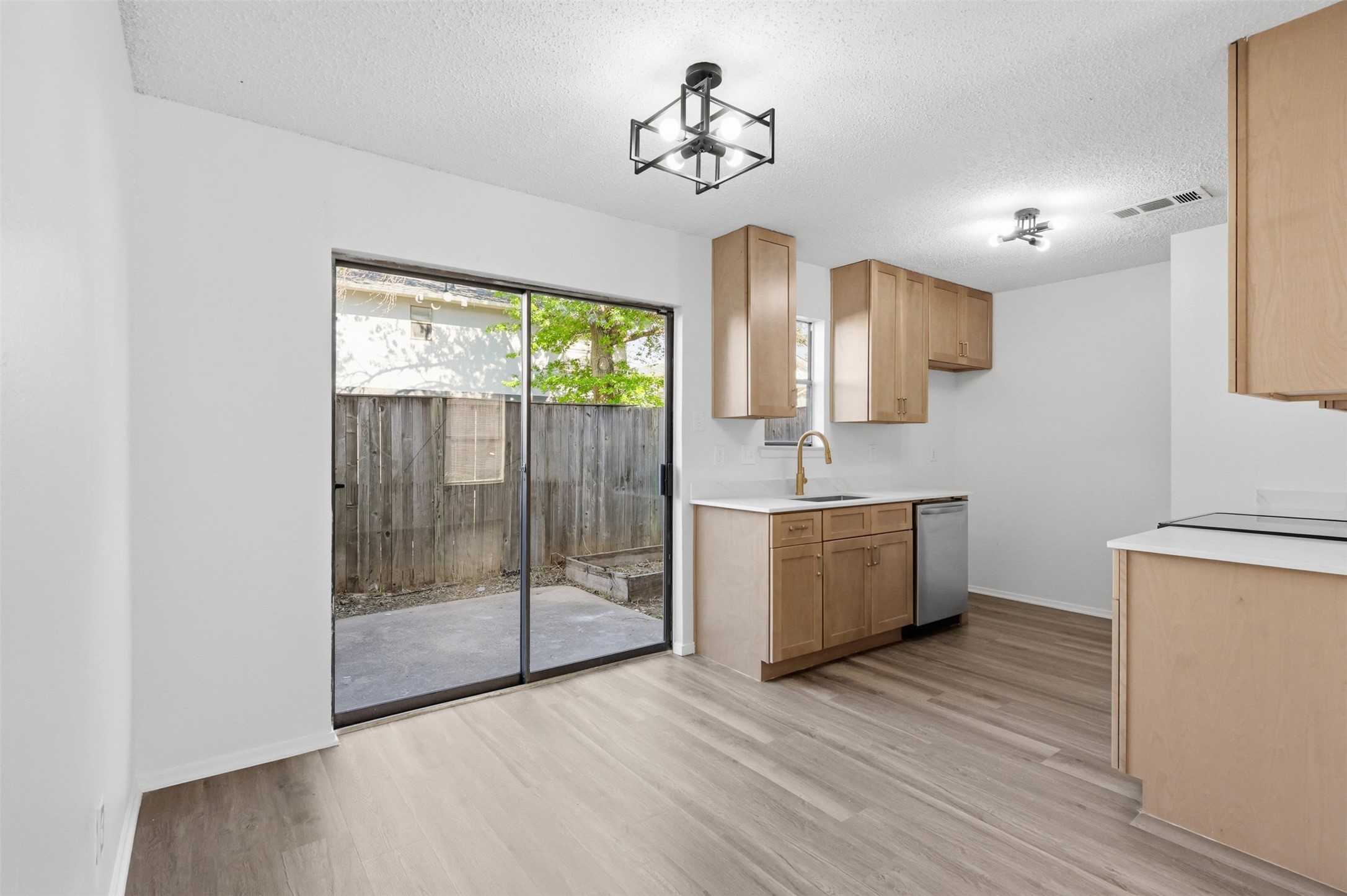 612 Ridgeline Drive Hurst TX 76053