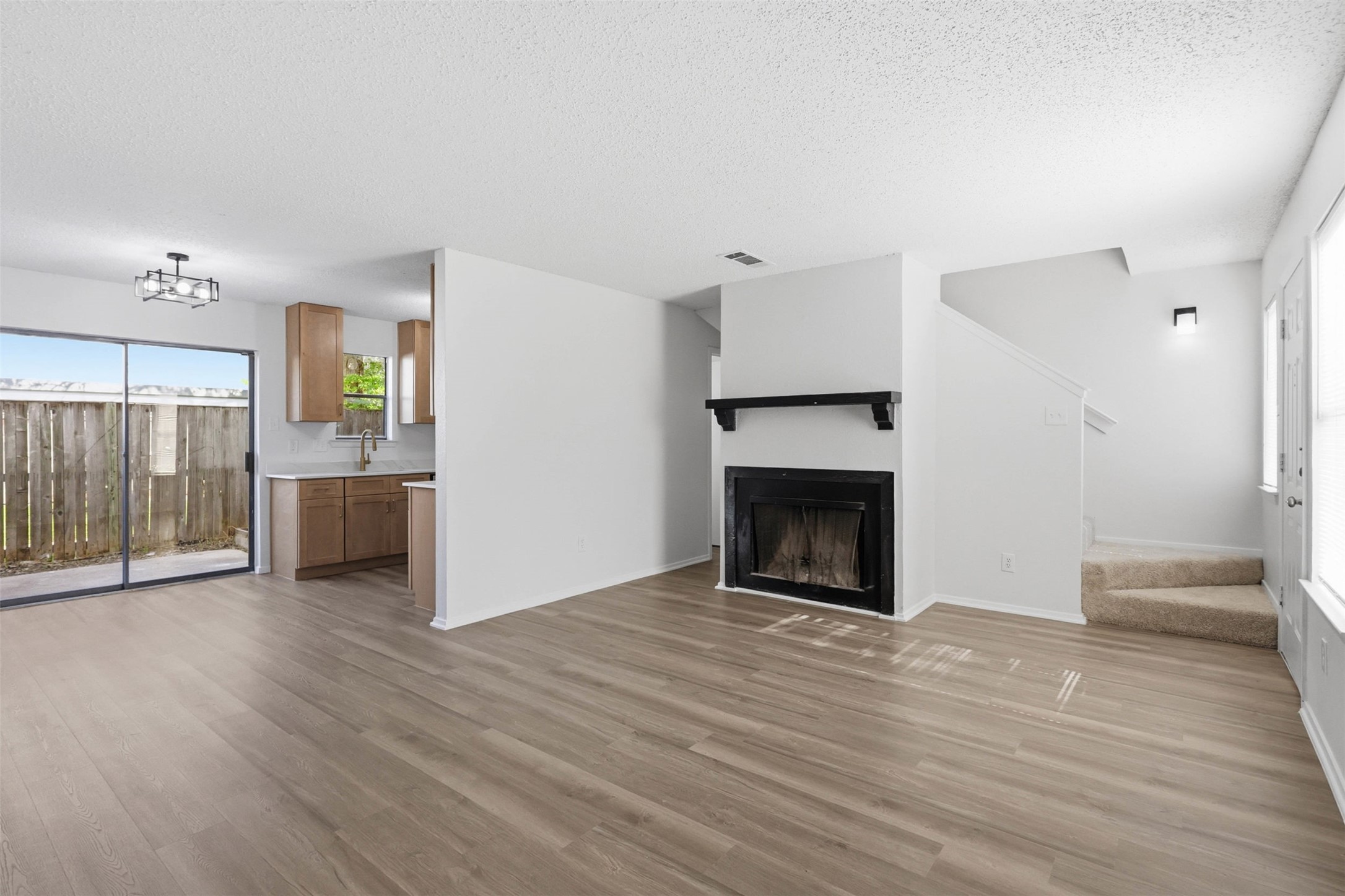 612 Ridgeline Drive Hurst TX 76053