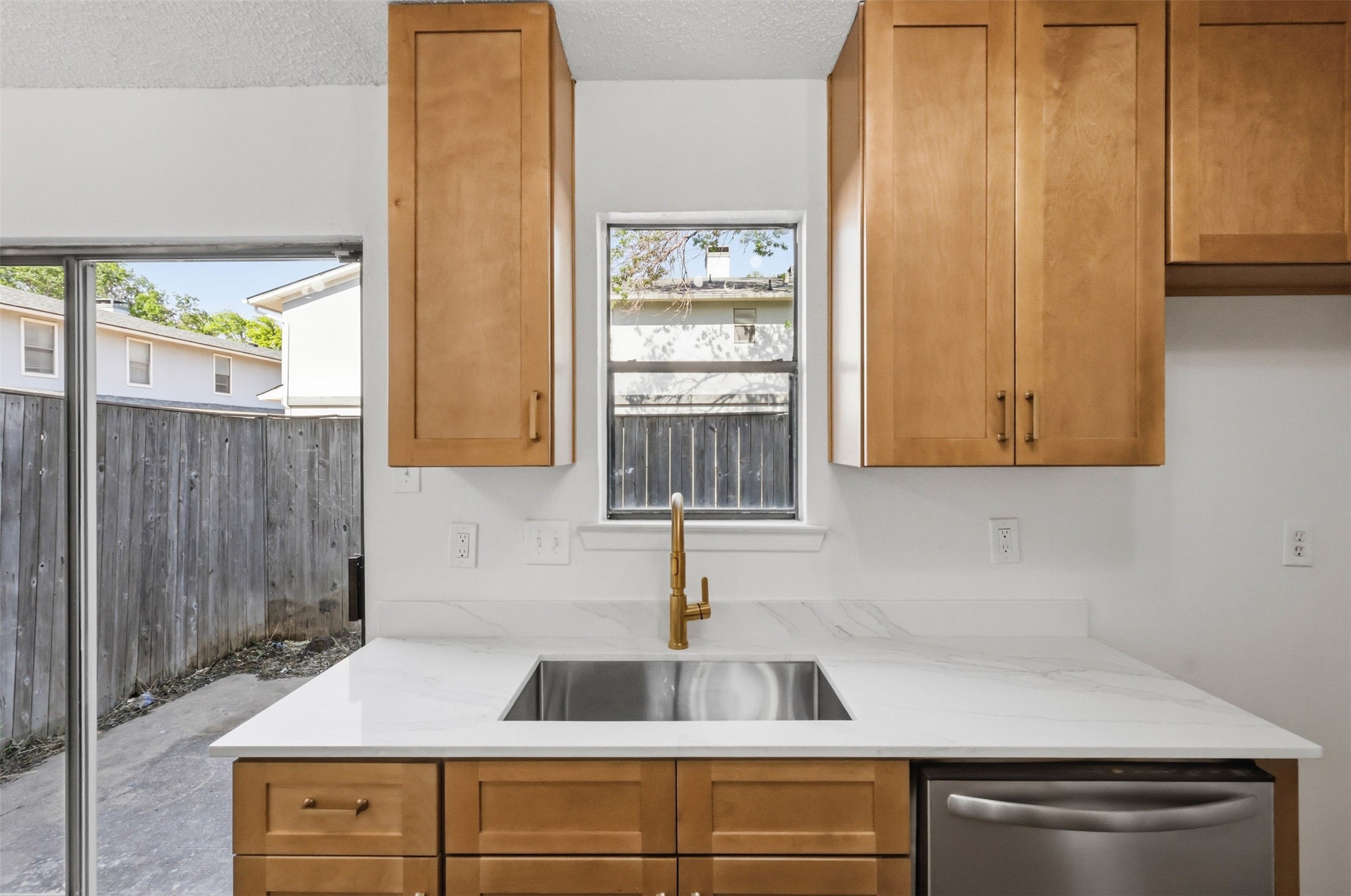 612 Ridgeline Drive Hurst TX 76053