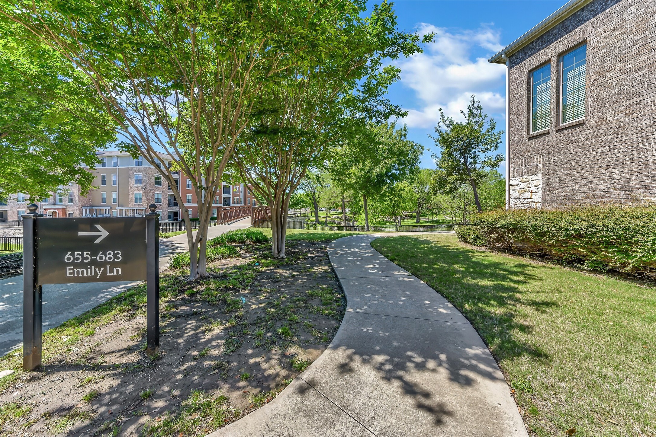 679 Emily Lane Richardson TX 75081