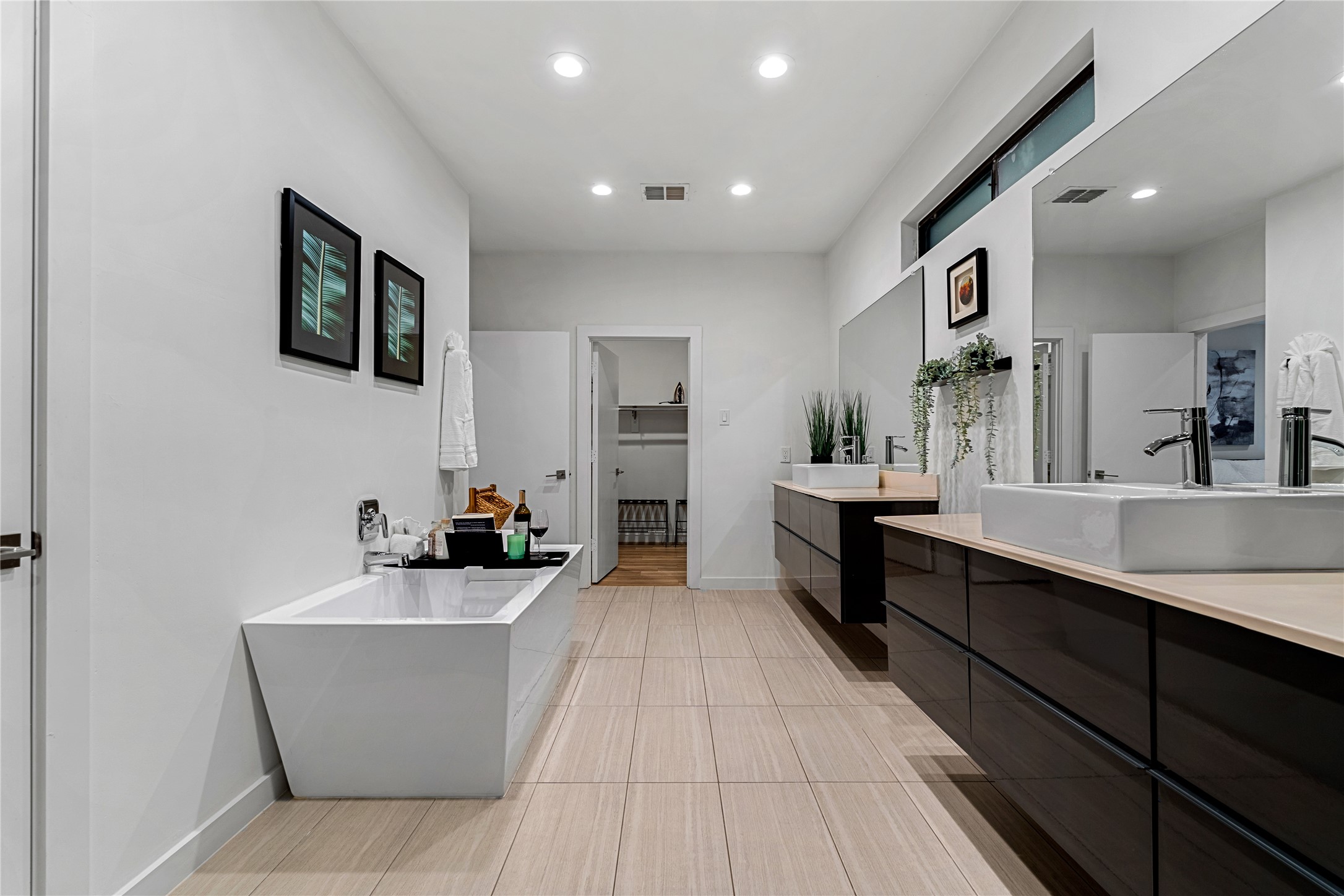 1002 Mobile Street Dallas TX 75208