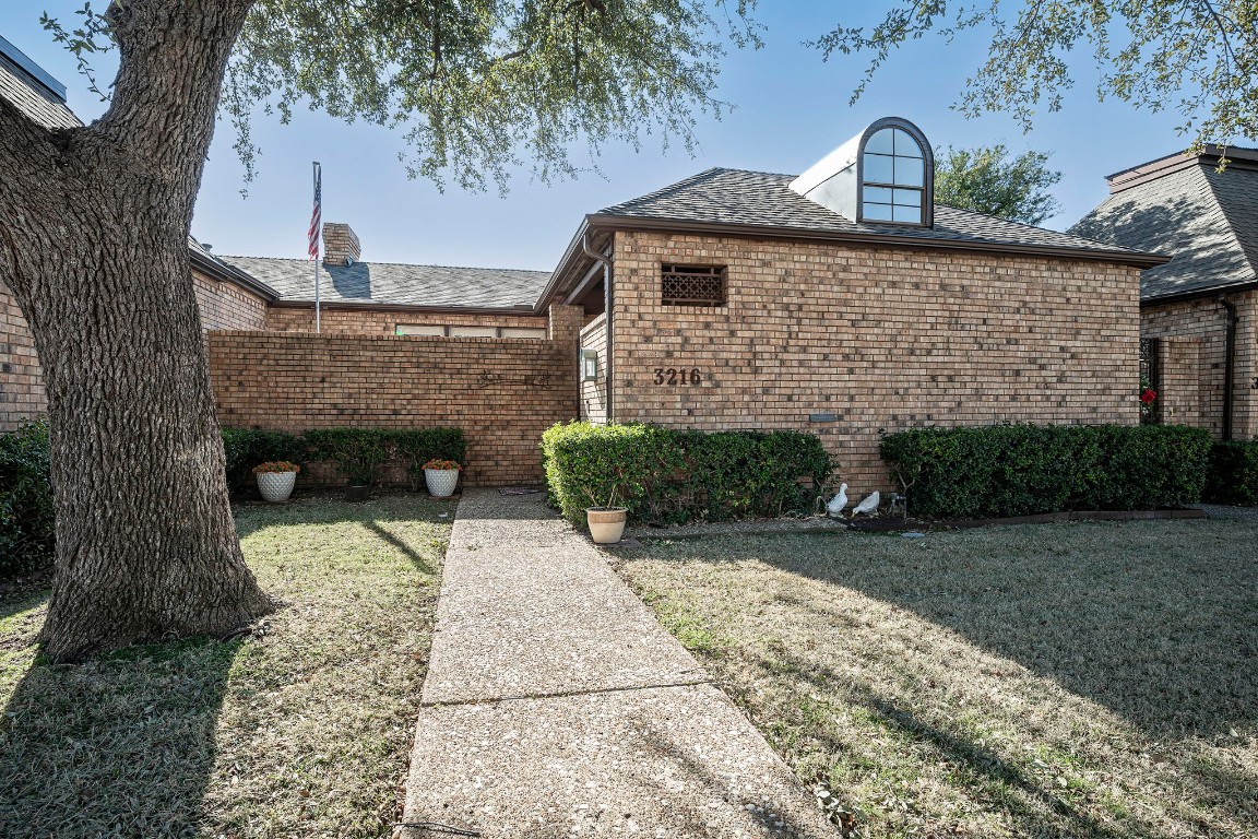 3216 Stonehenge Lane Carrollton TX 75006