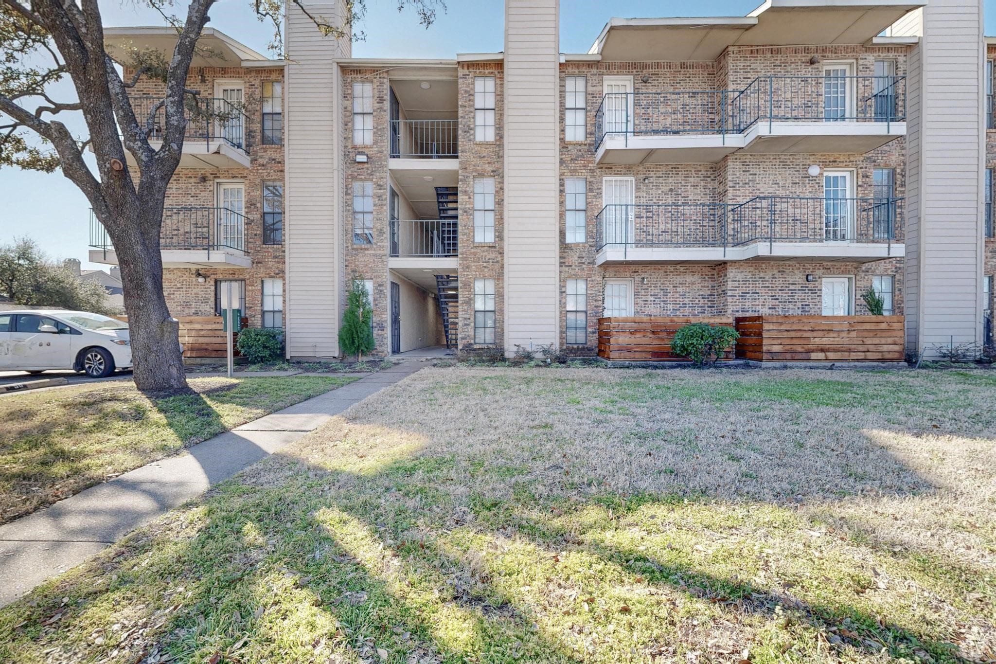 9520 Royal Lane Dallas TX 75243