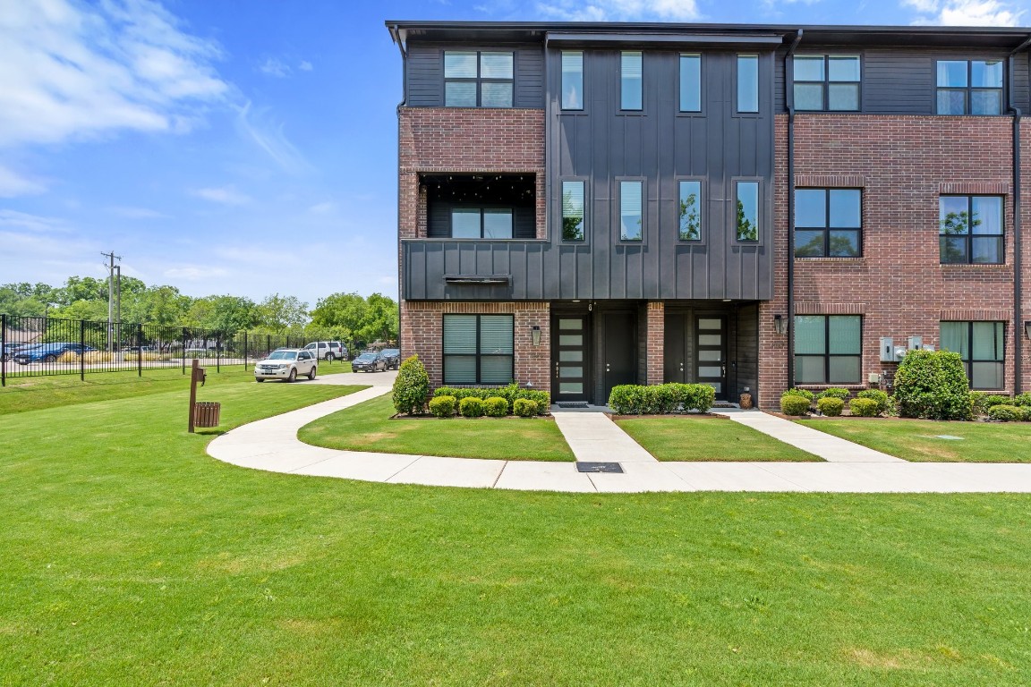 2830 Addison Park Lane Fort Worth TX 76110