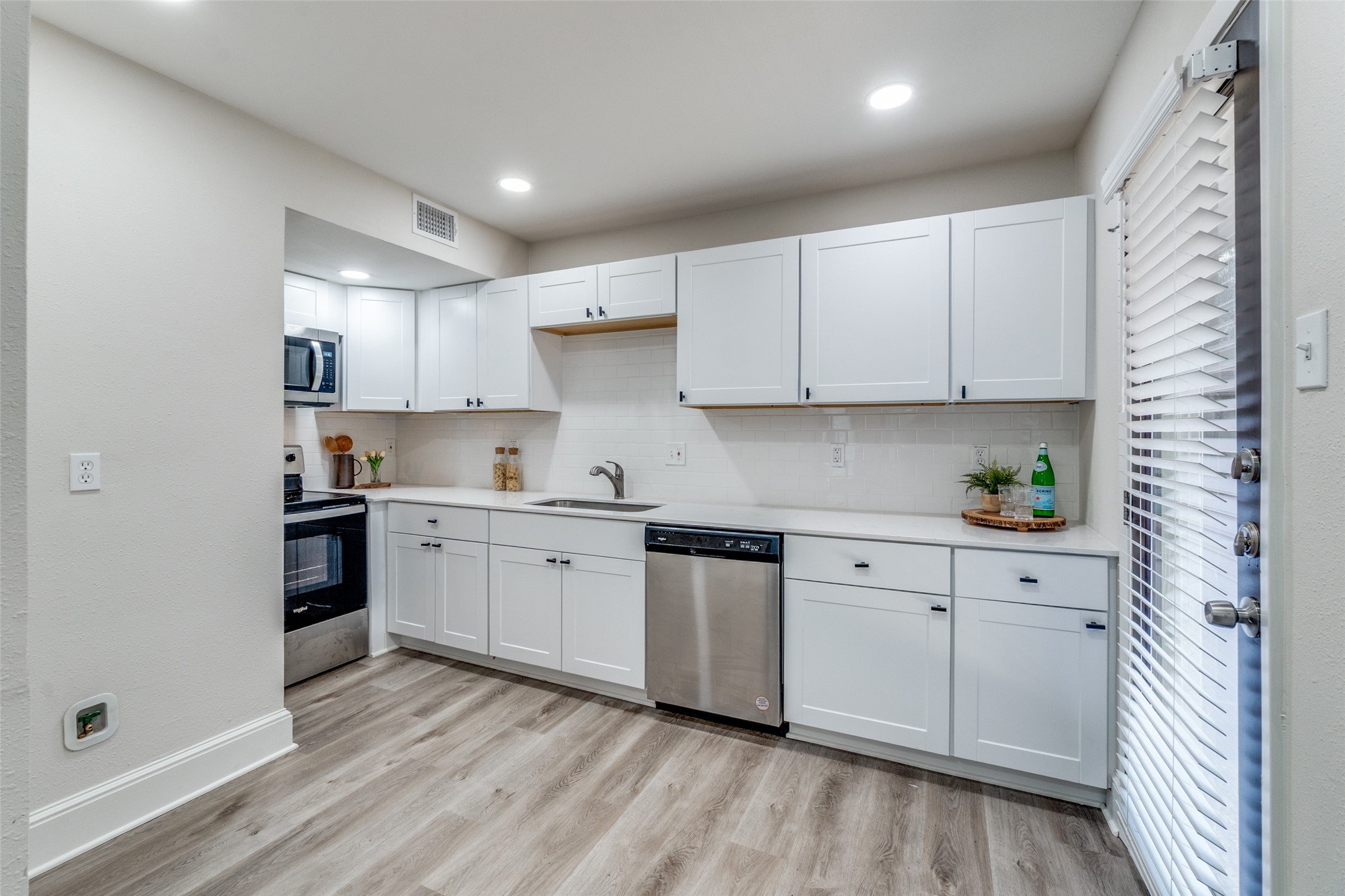 10211 Regal Oaks Drive Dallas TX 75230