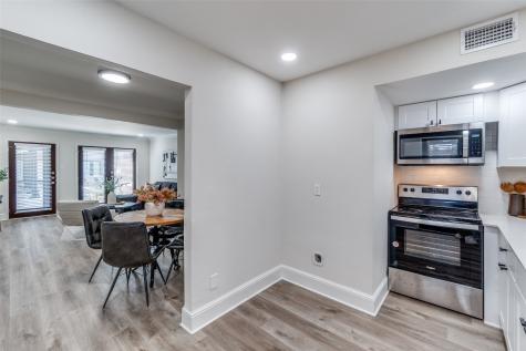 10211 Regal Oaks Drive Dallas TX 75230