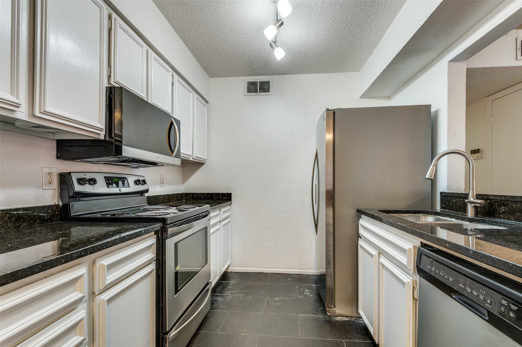4304 Westminster Drive Irving TX 75038