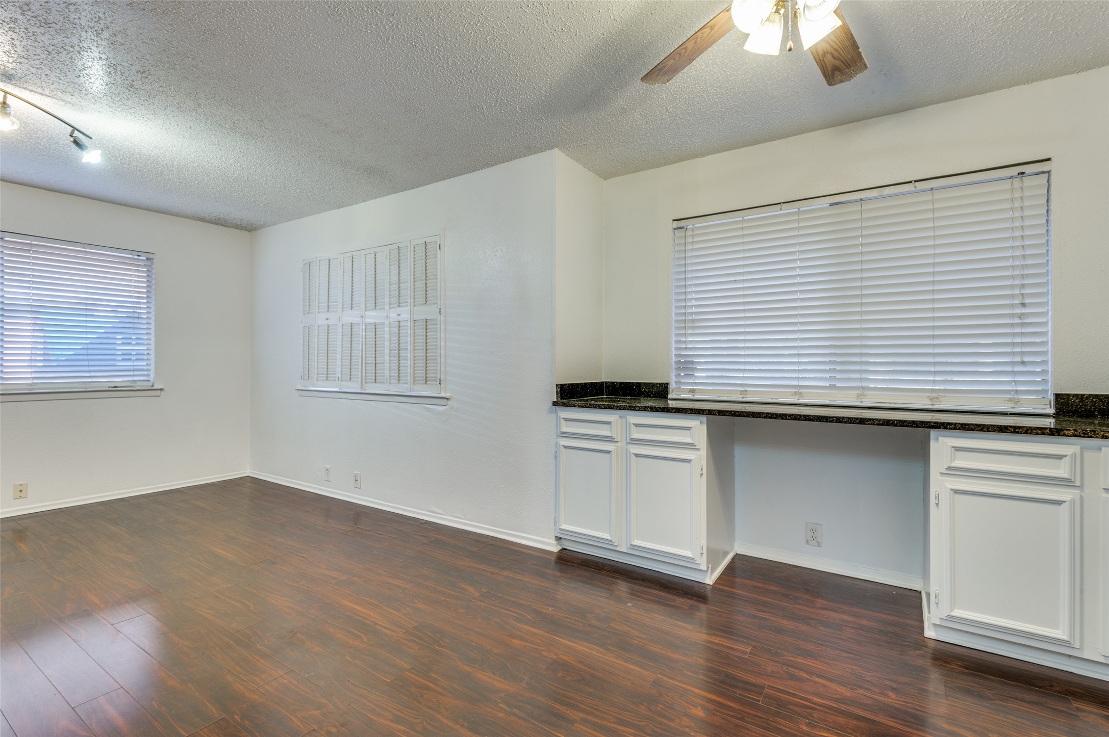 4304 Westminster Drive Irving TX 75038